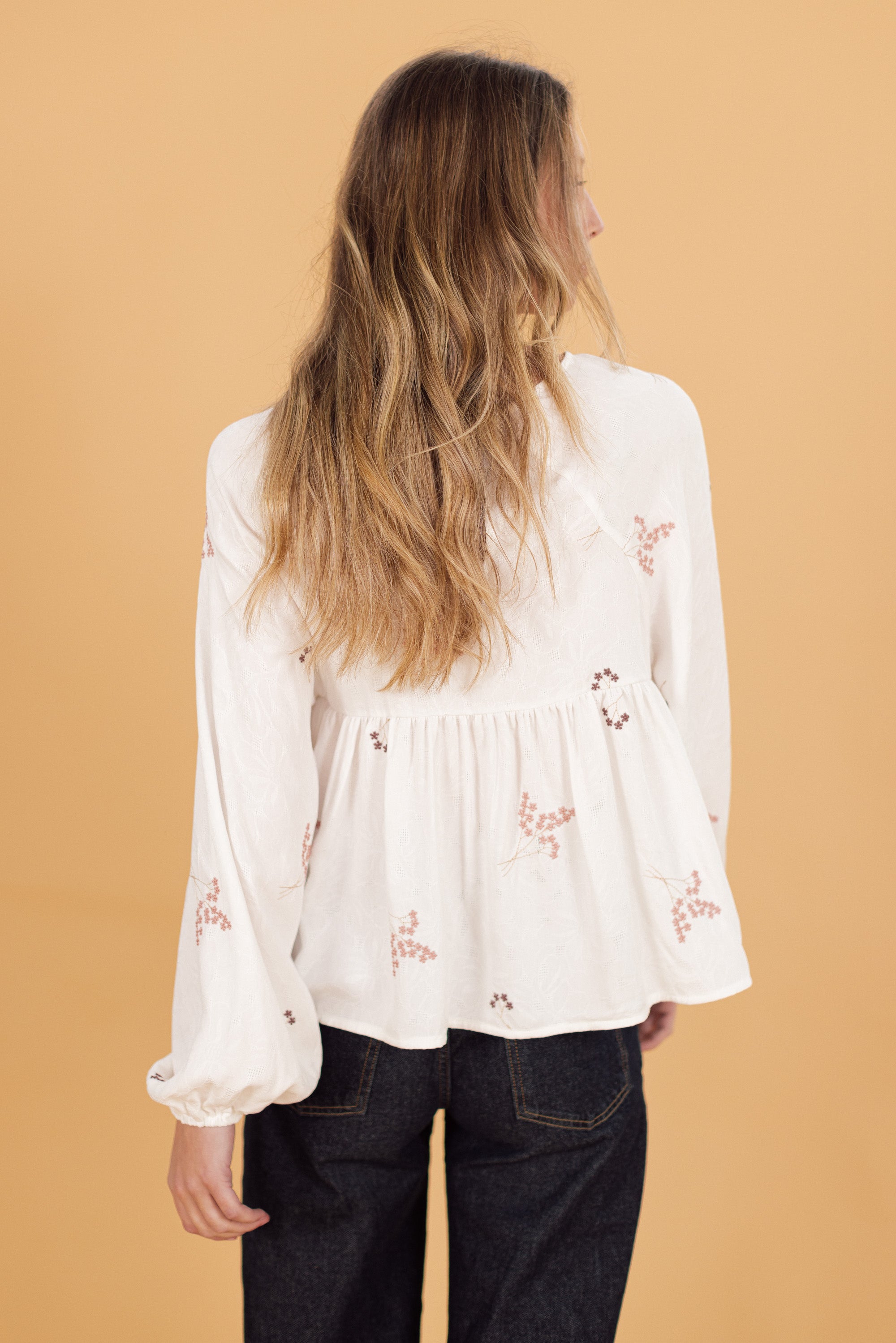 Top Rae White Blossoms