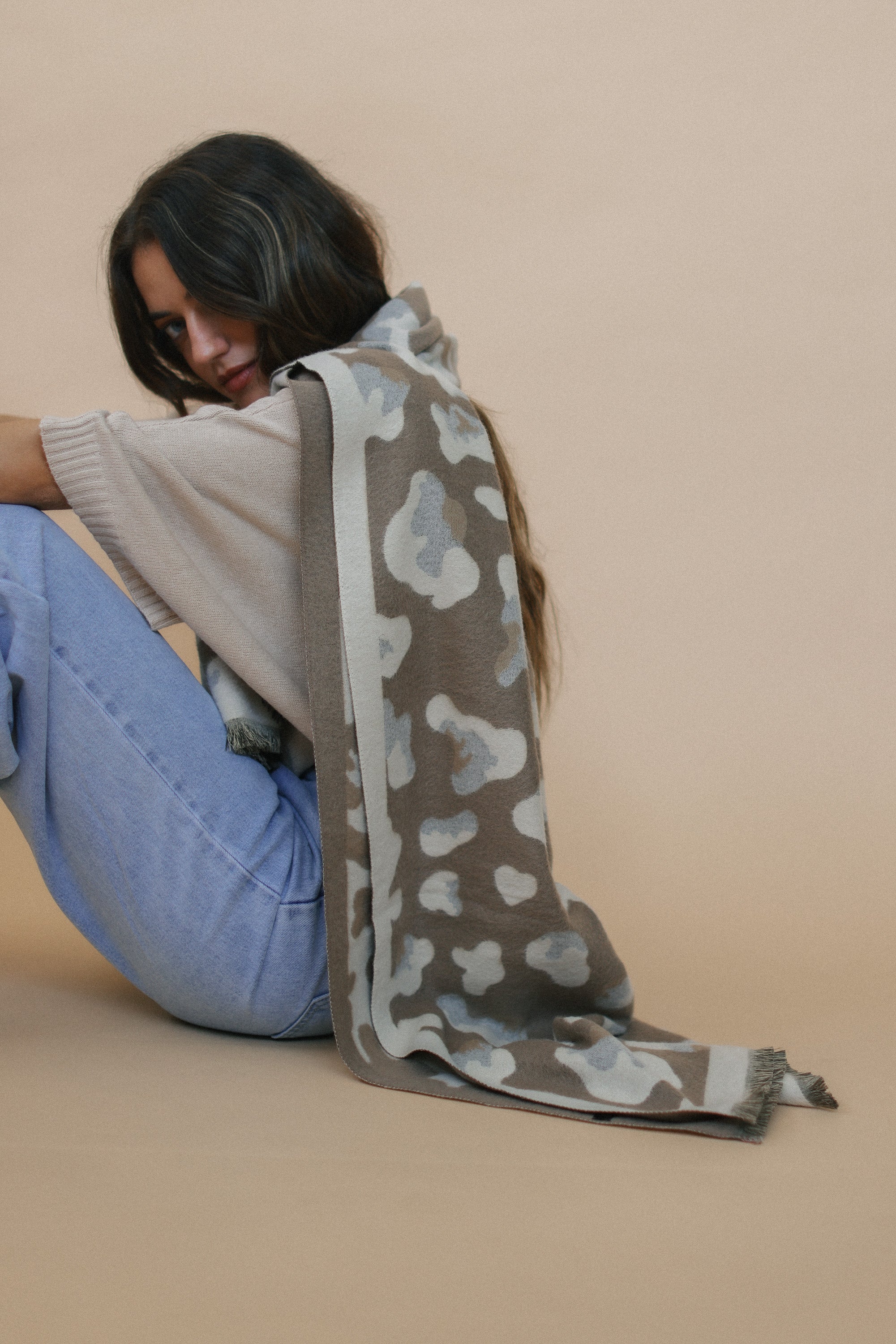 Scarf Leo Beige