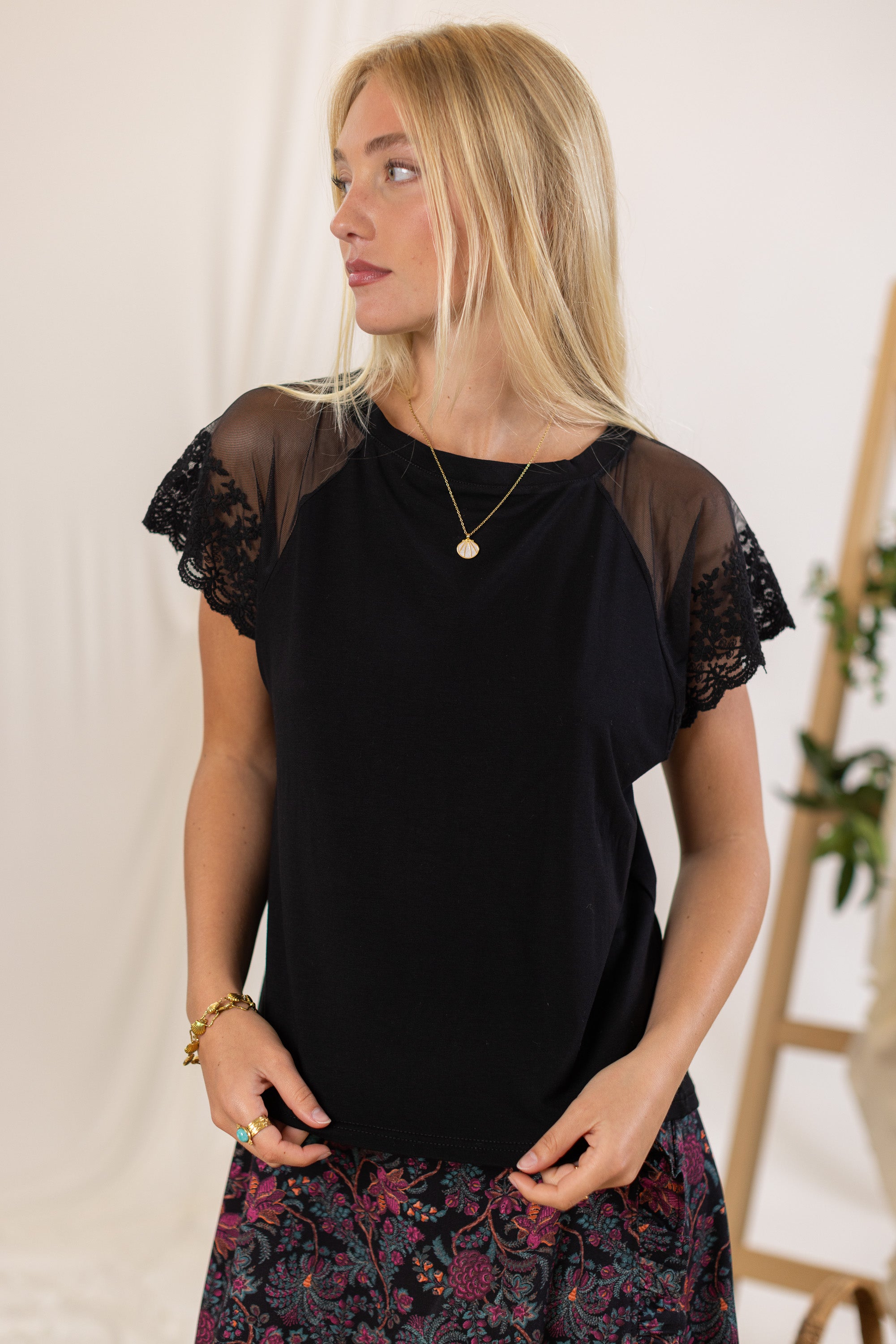 Top Samy Schwarze Spitze