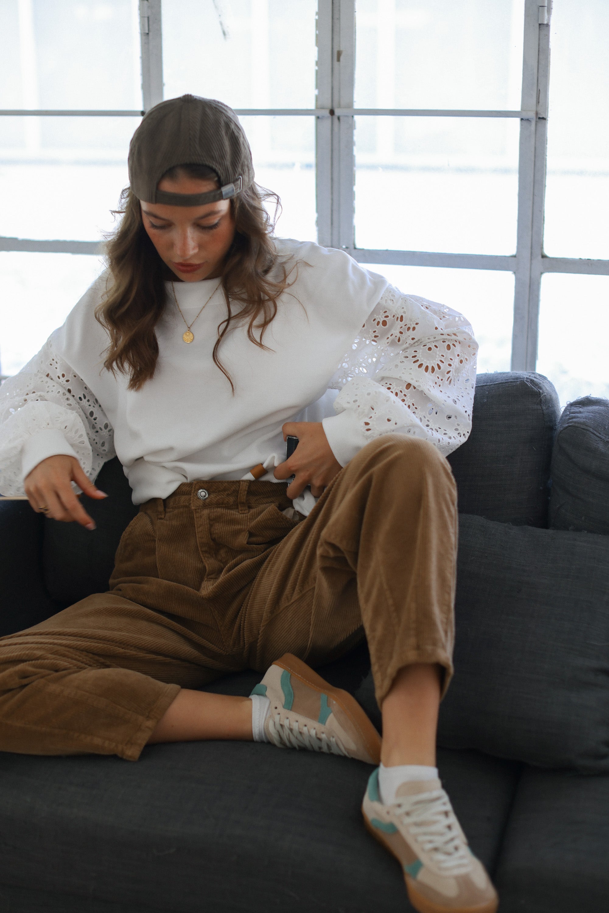 Sweater Caelia White Embroidered