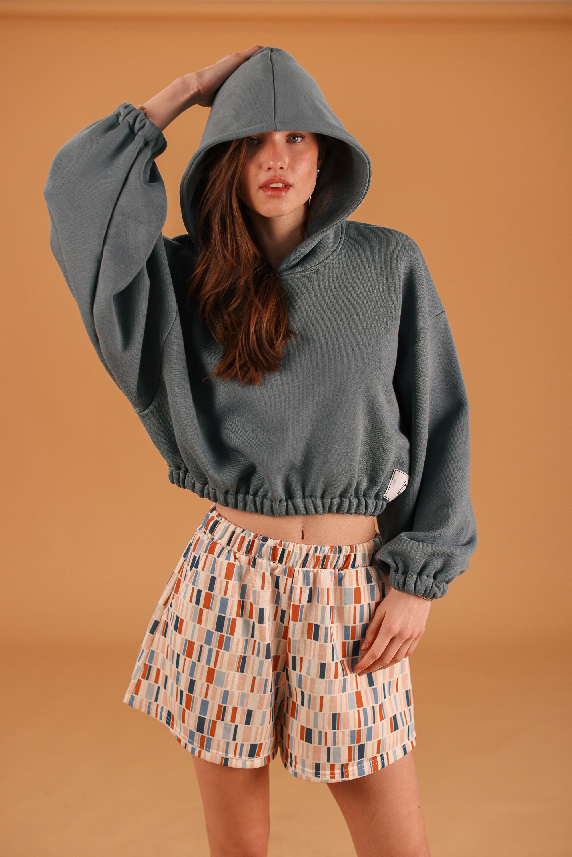 Shorts Bindi Tiles