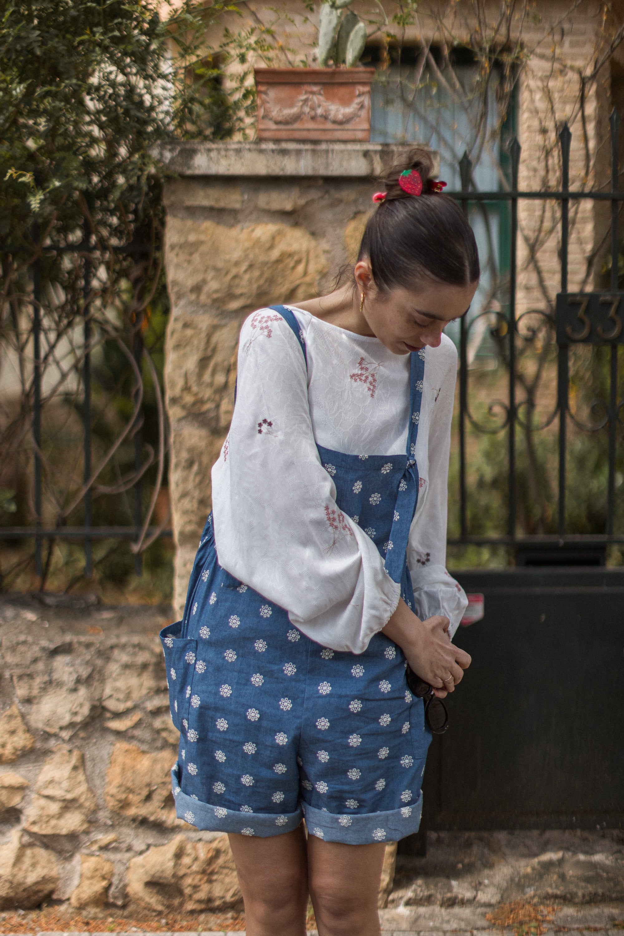 Kalina Denim-Playsuit mit Gänseblümchenmuster