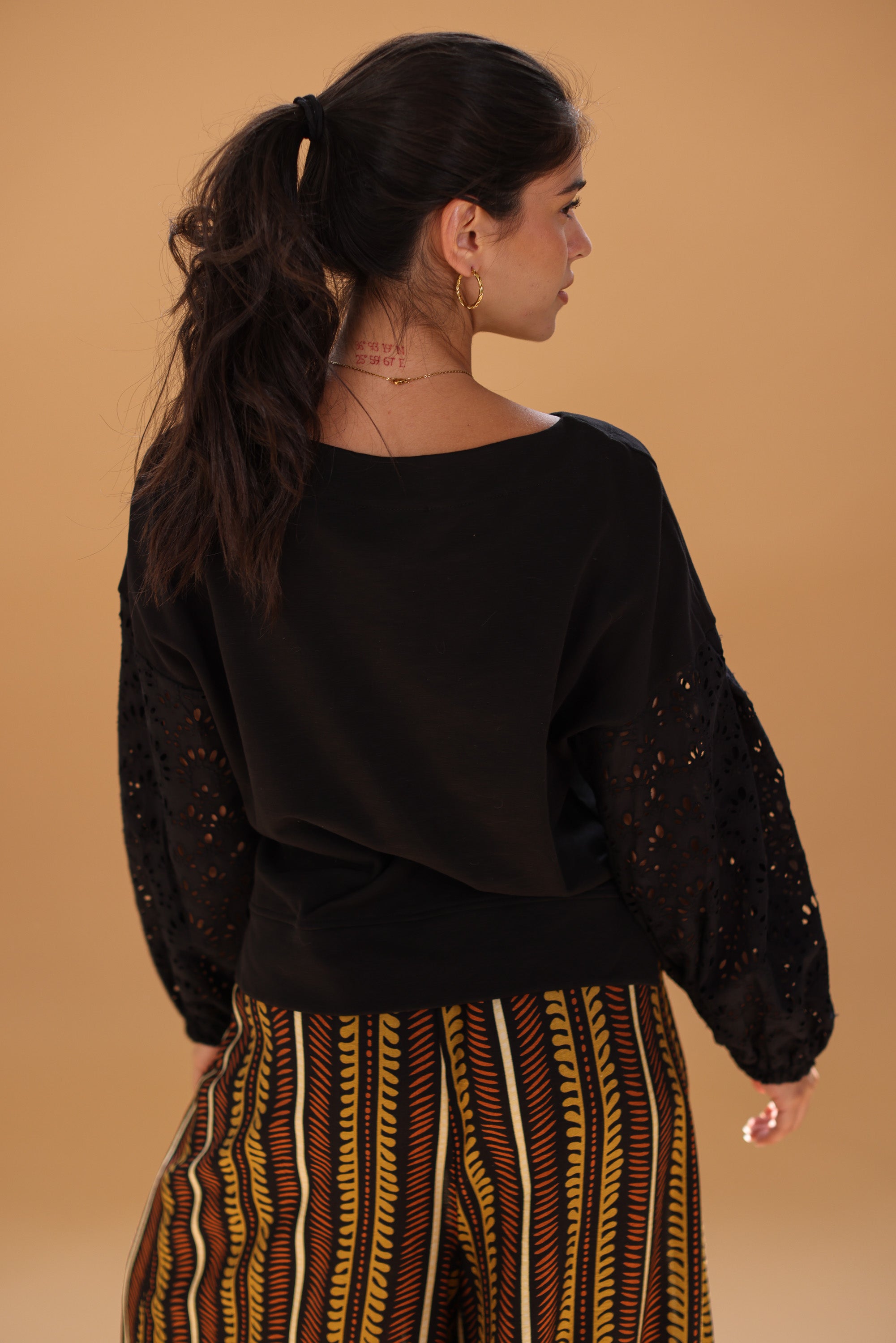 Sweater Caelia Black Embroidered