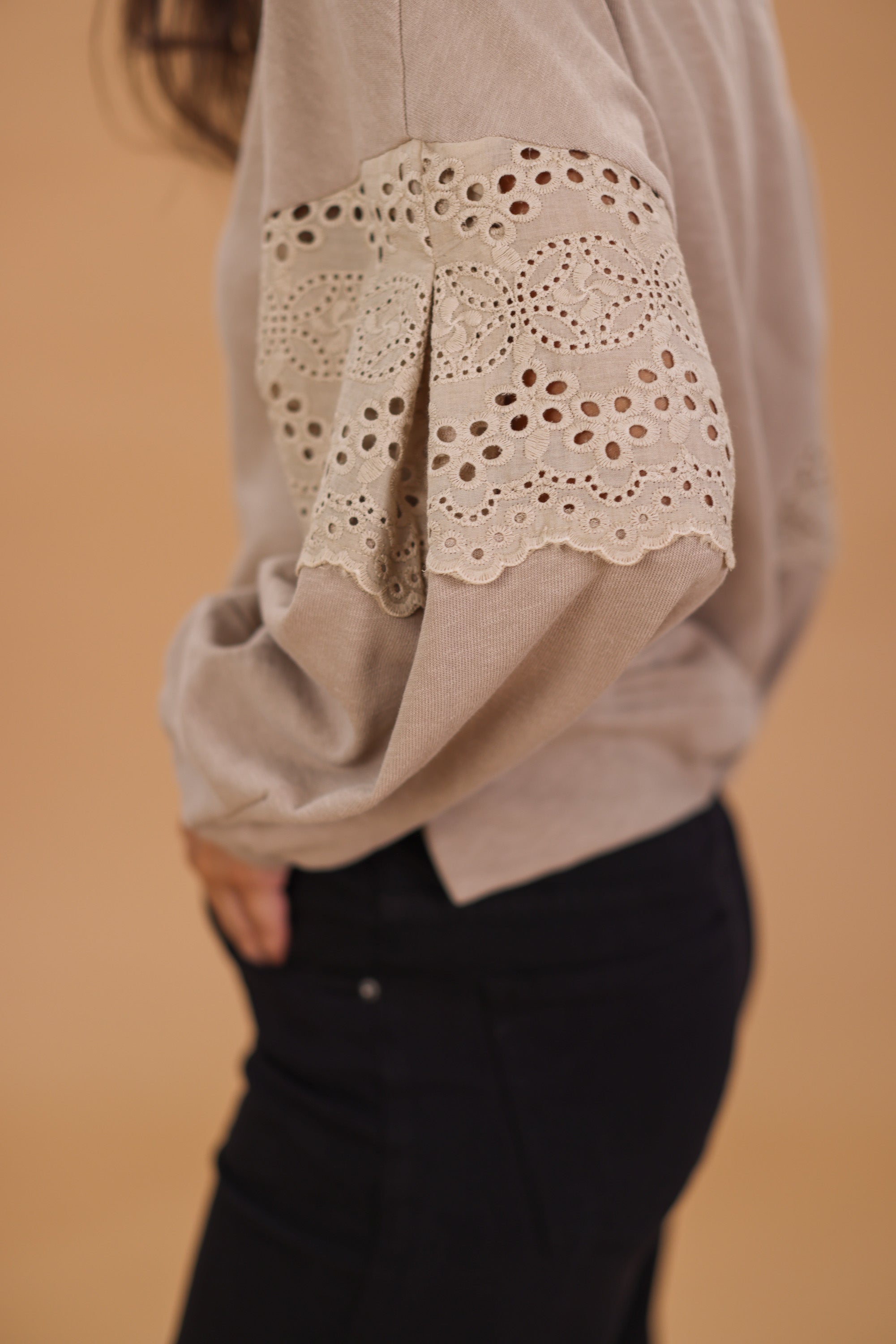 Pullover Caelia Beige Bestrickt