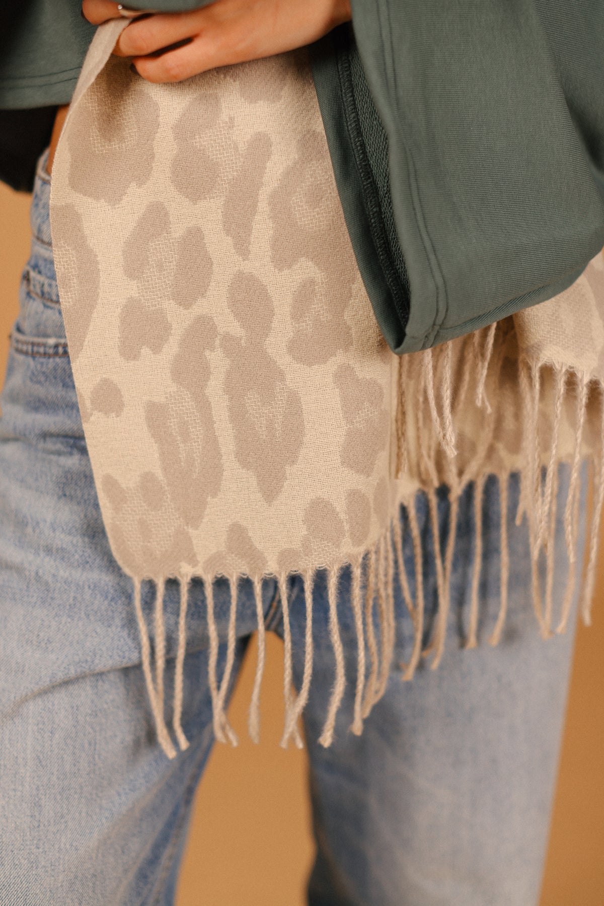 Scarf Yuna Grey Leo