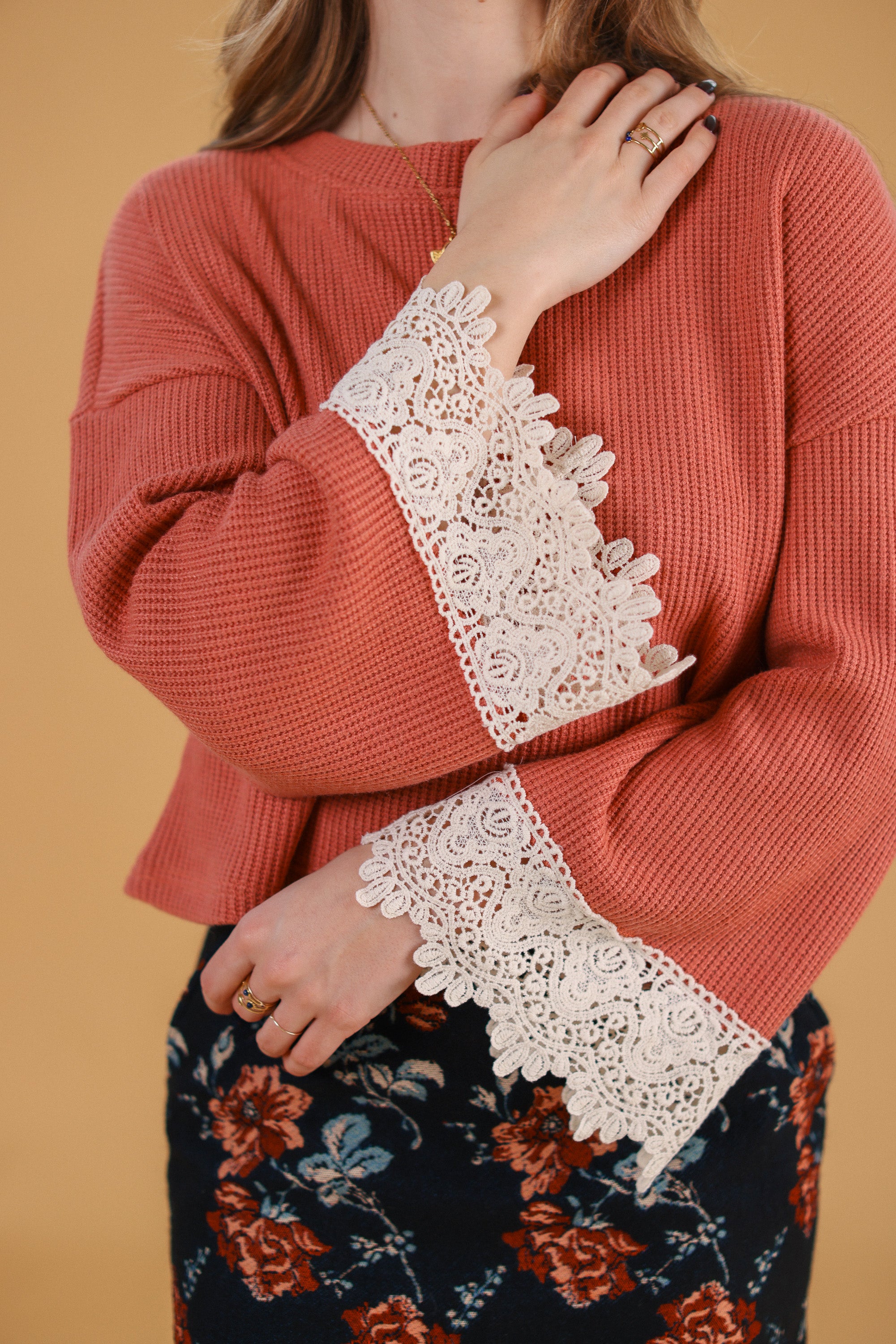 Sweater Teagan Peach Lace