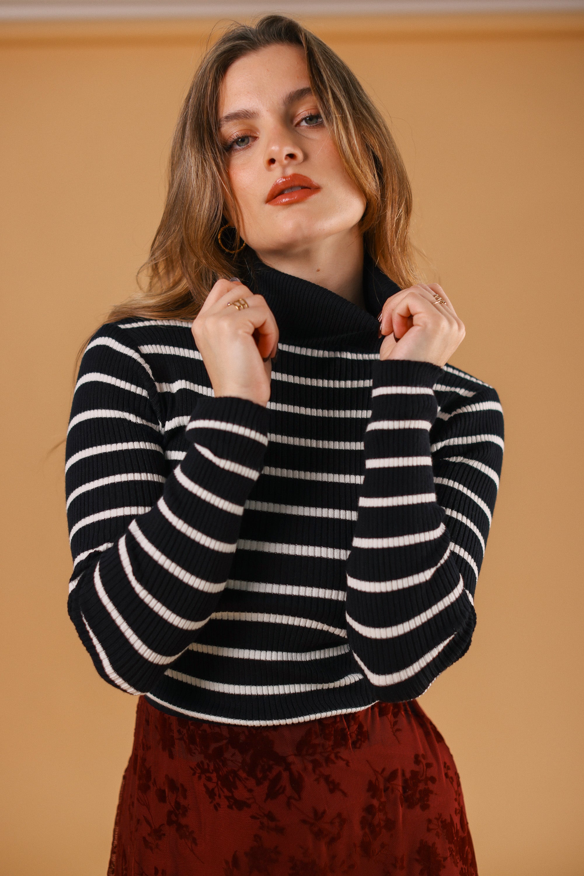 Knit Top Jesap Black Stripes