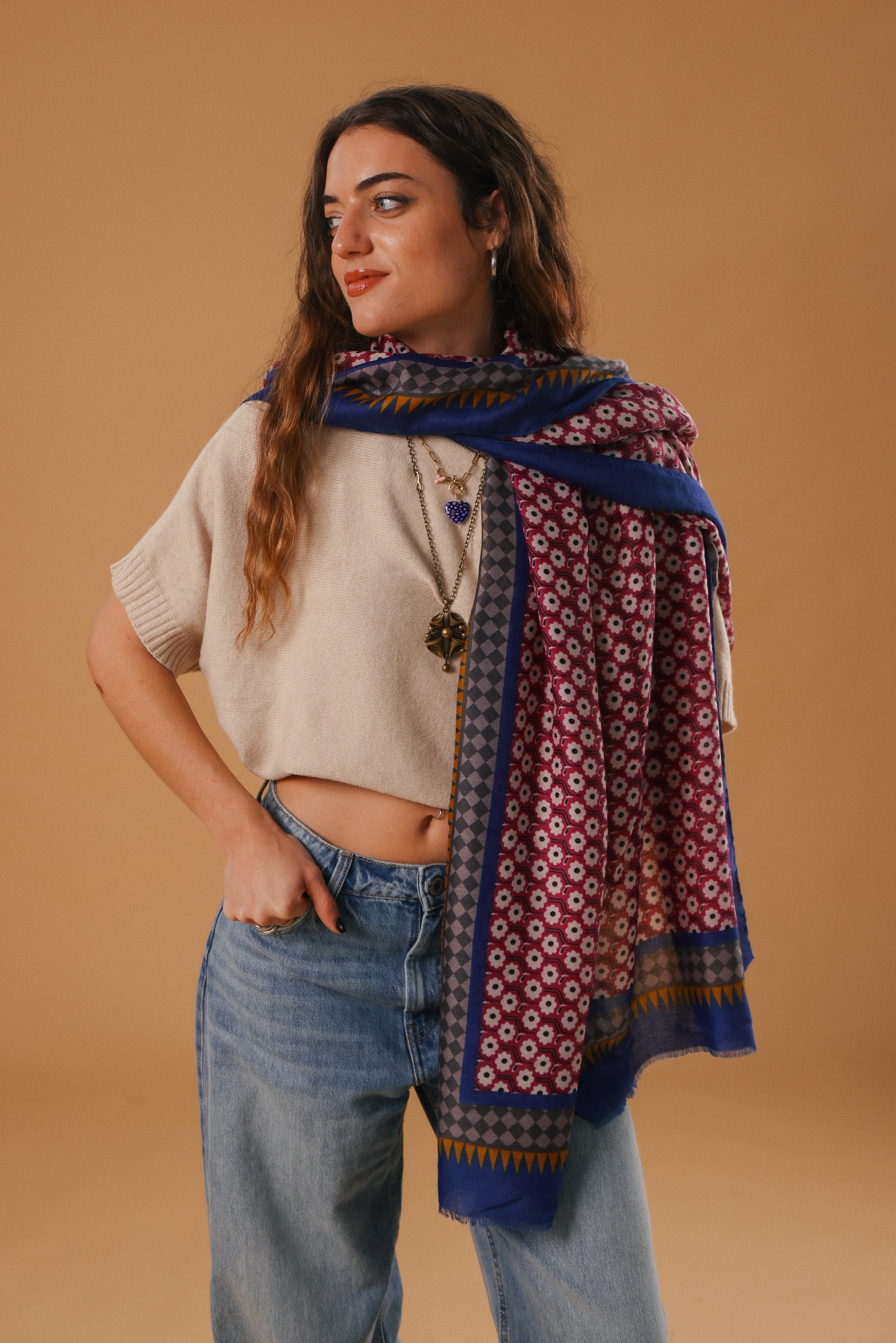 Shawl Daisies Magenta