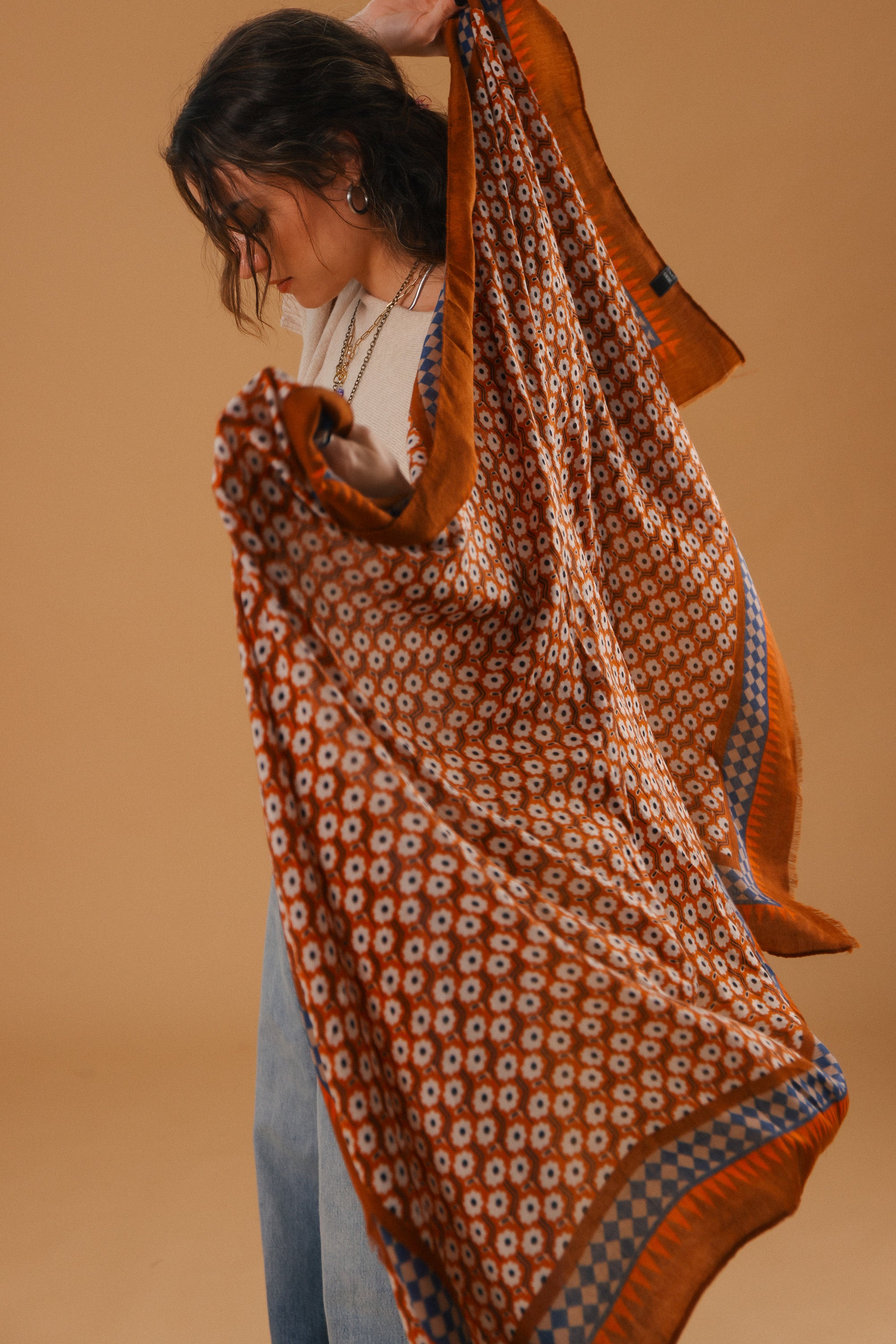 Shawl Daisies Terracotta