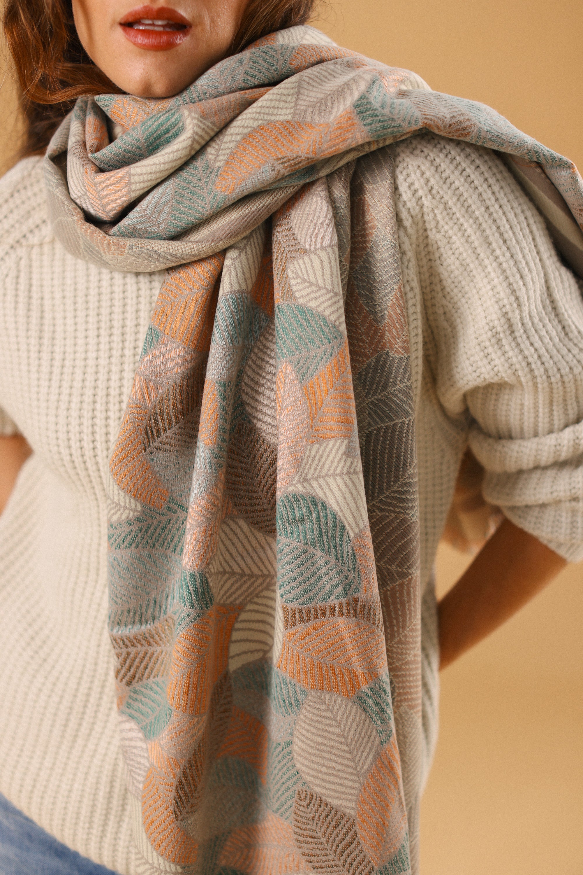 Scarf Autumn Leaves Mocha
