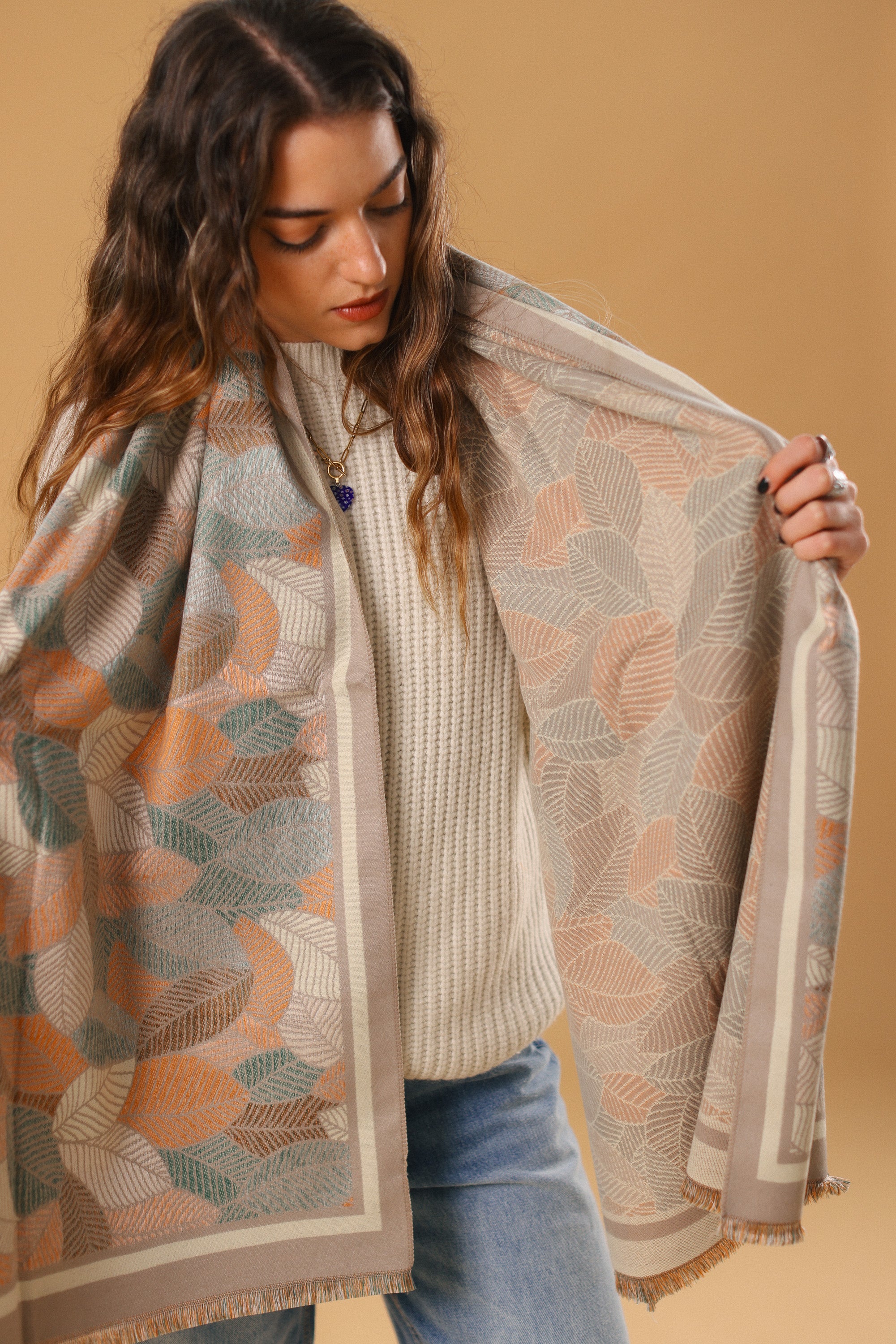 Scarf Autumn Leaves Mocha