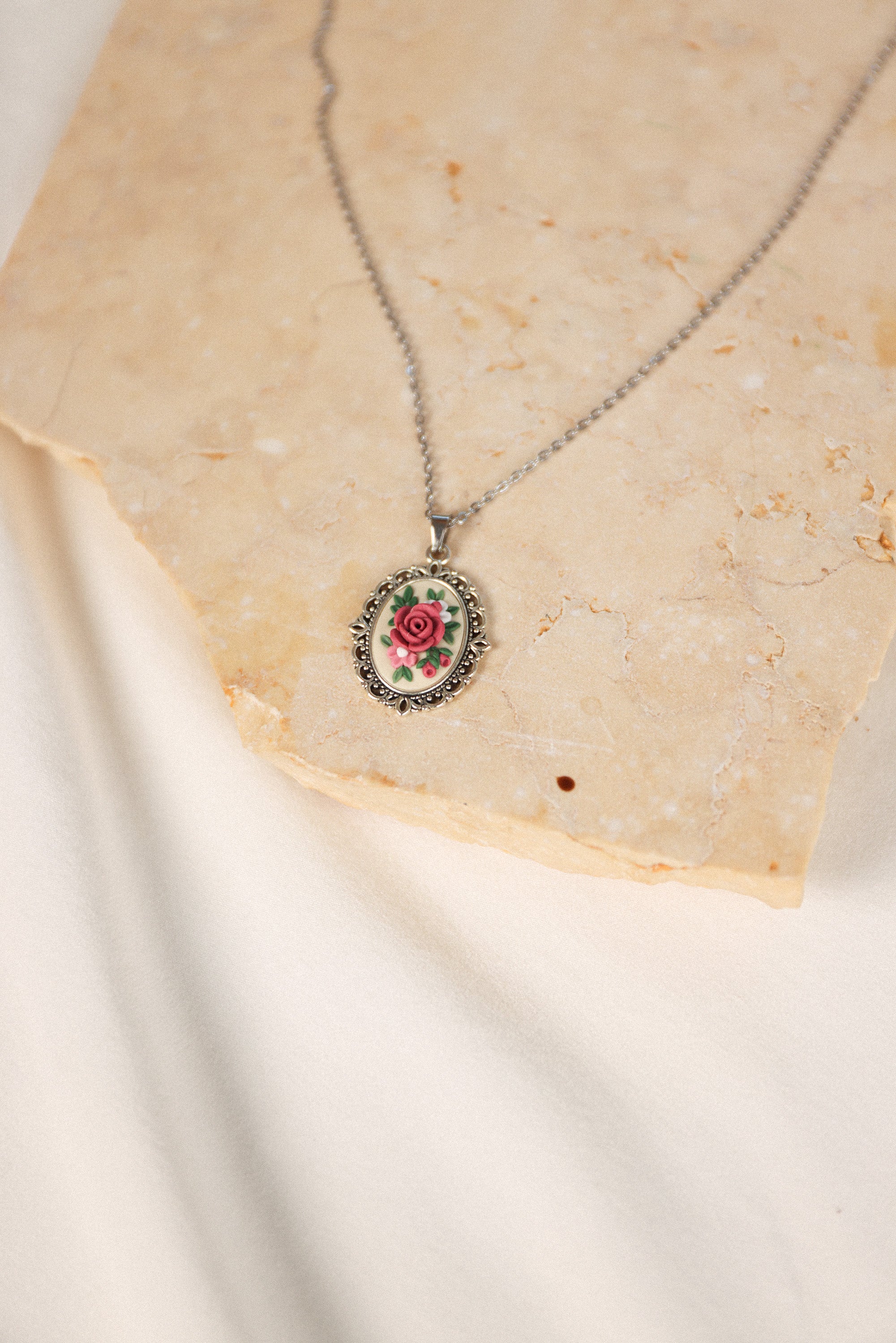 Necklace Leafs and Roses