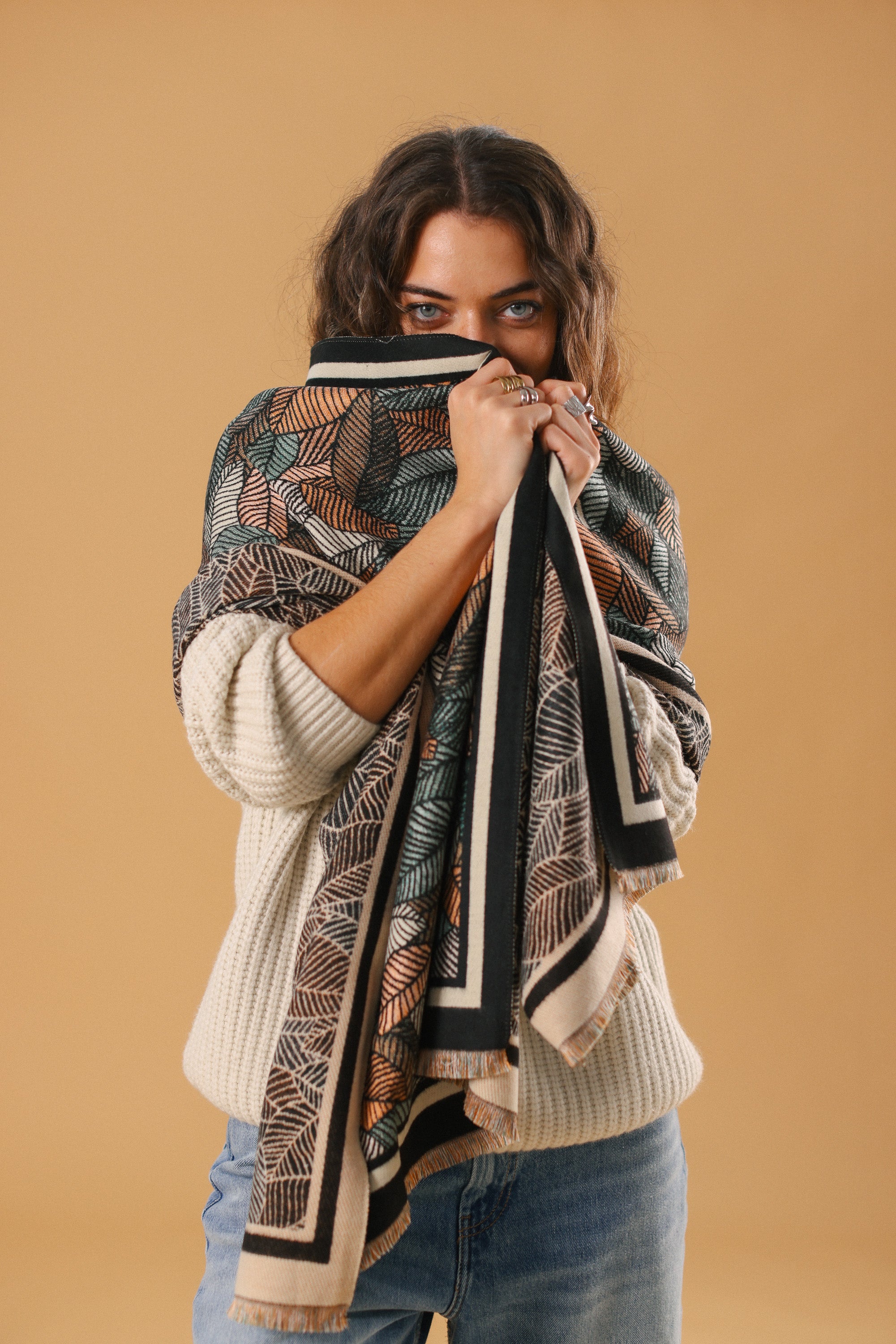 Scarf Autumn Leaves Black