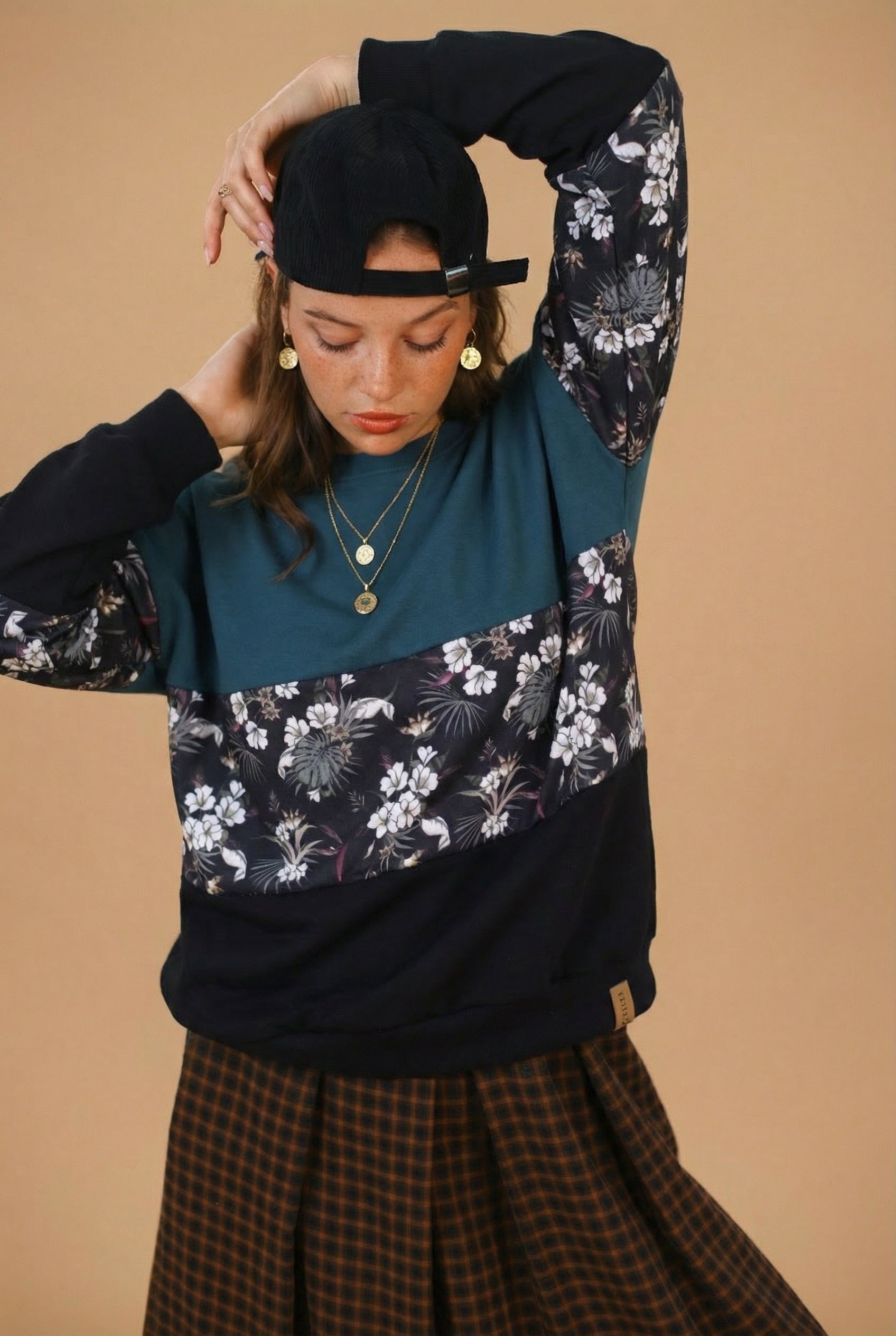 Sweater Mia Dark Teal Flowers