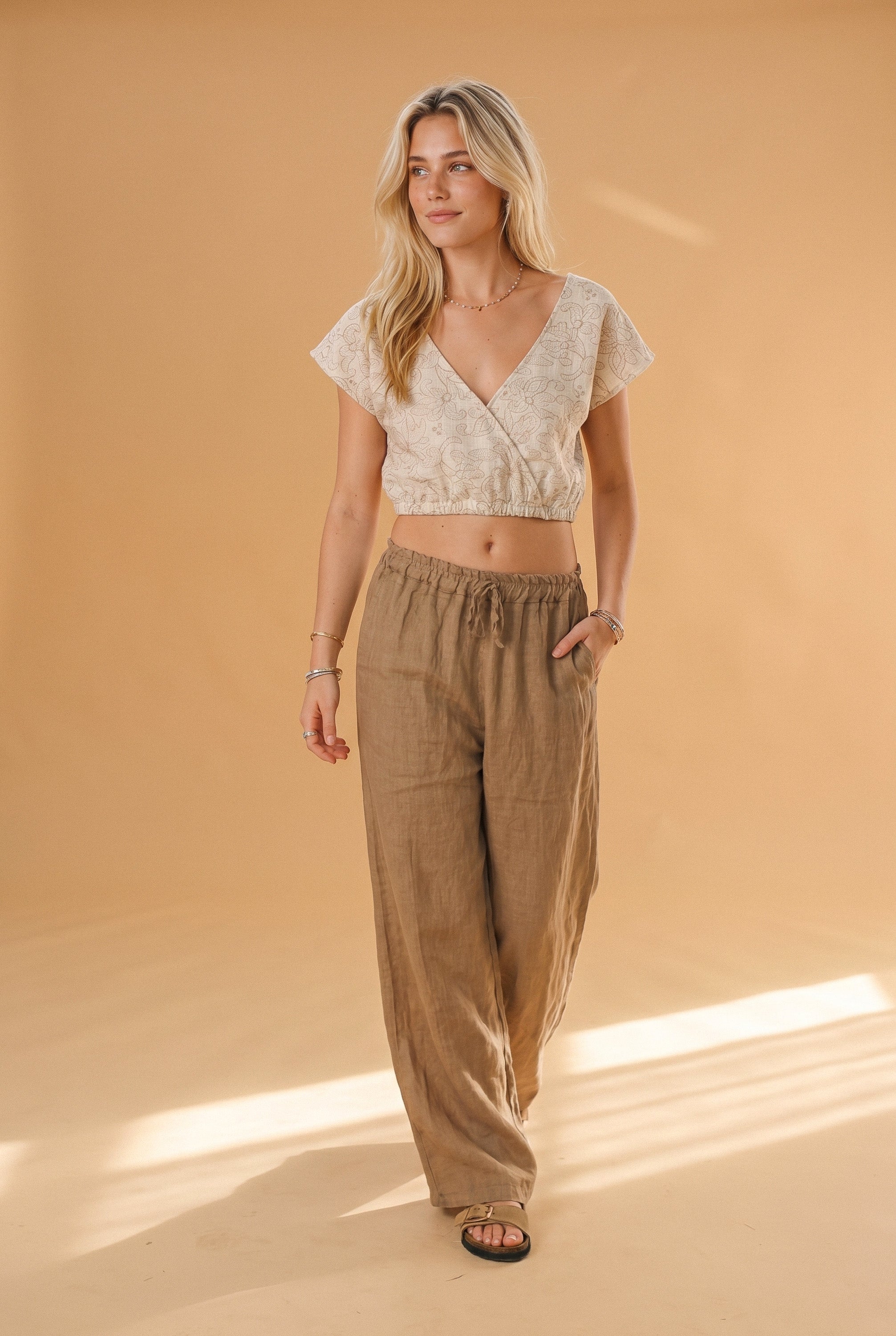 Top Dhalia Beige Embroidered