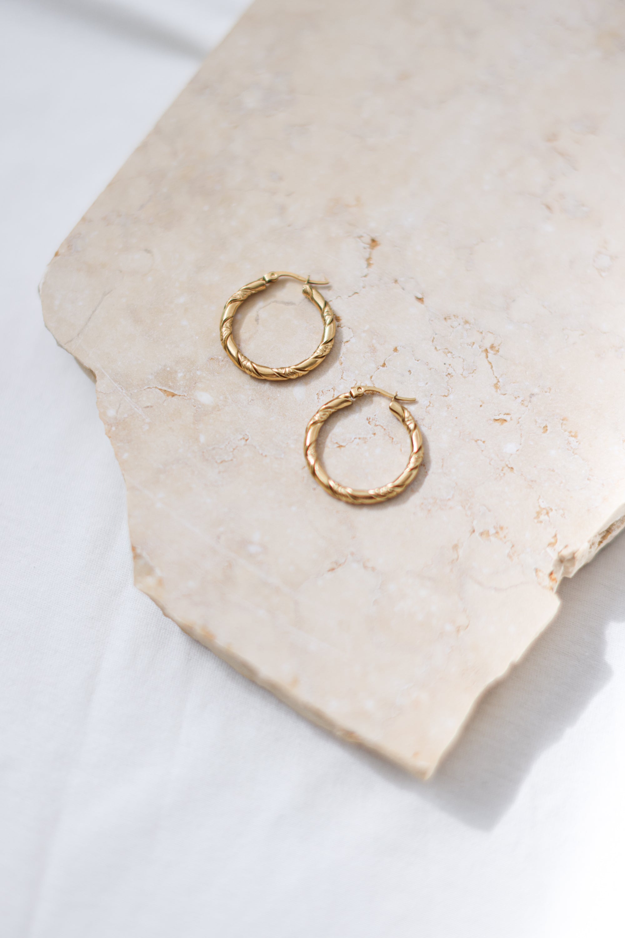 Hoops Gold Twist Gold