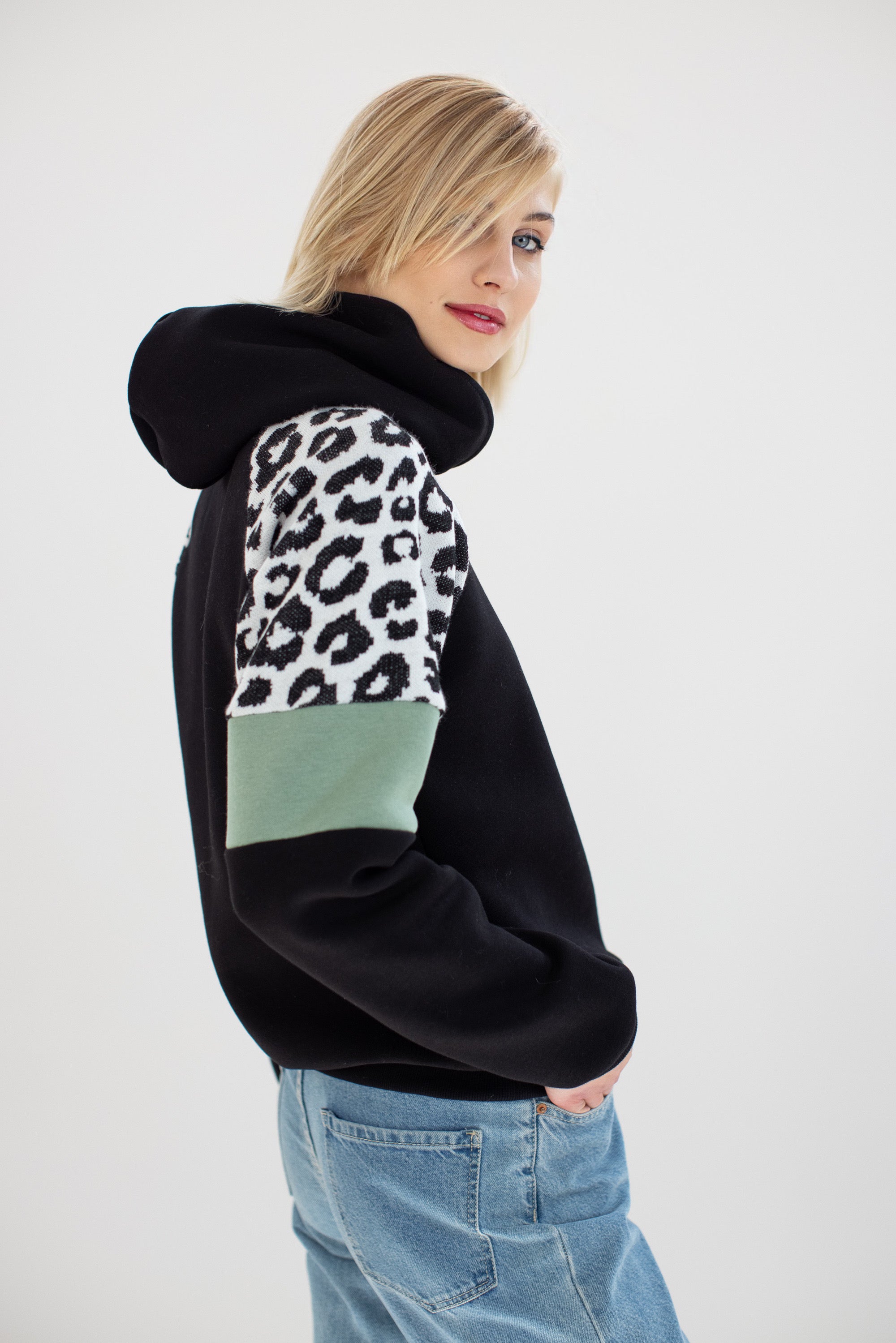 Hoodie Vera leo black