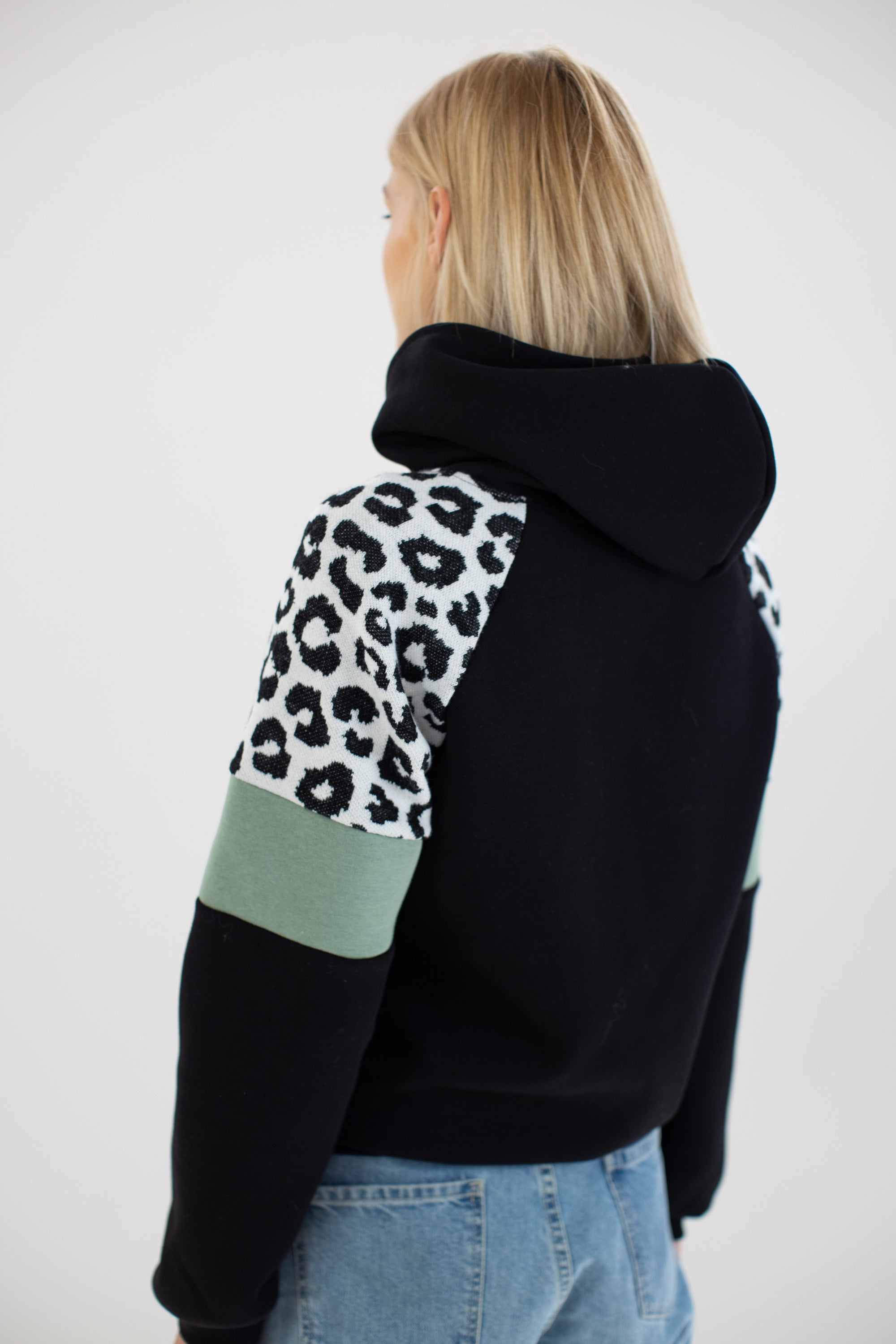 Hoodie Vera leo black