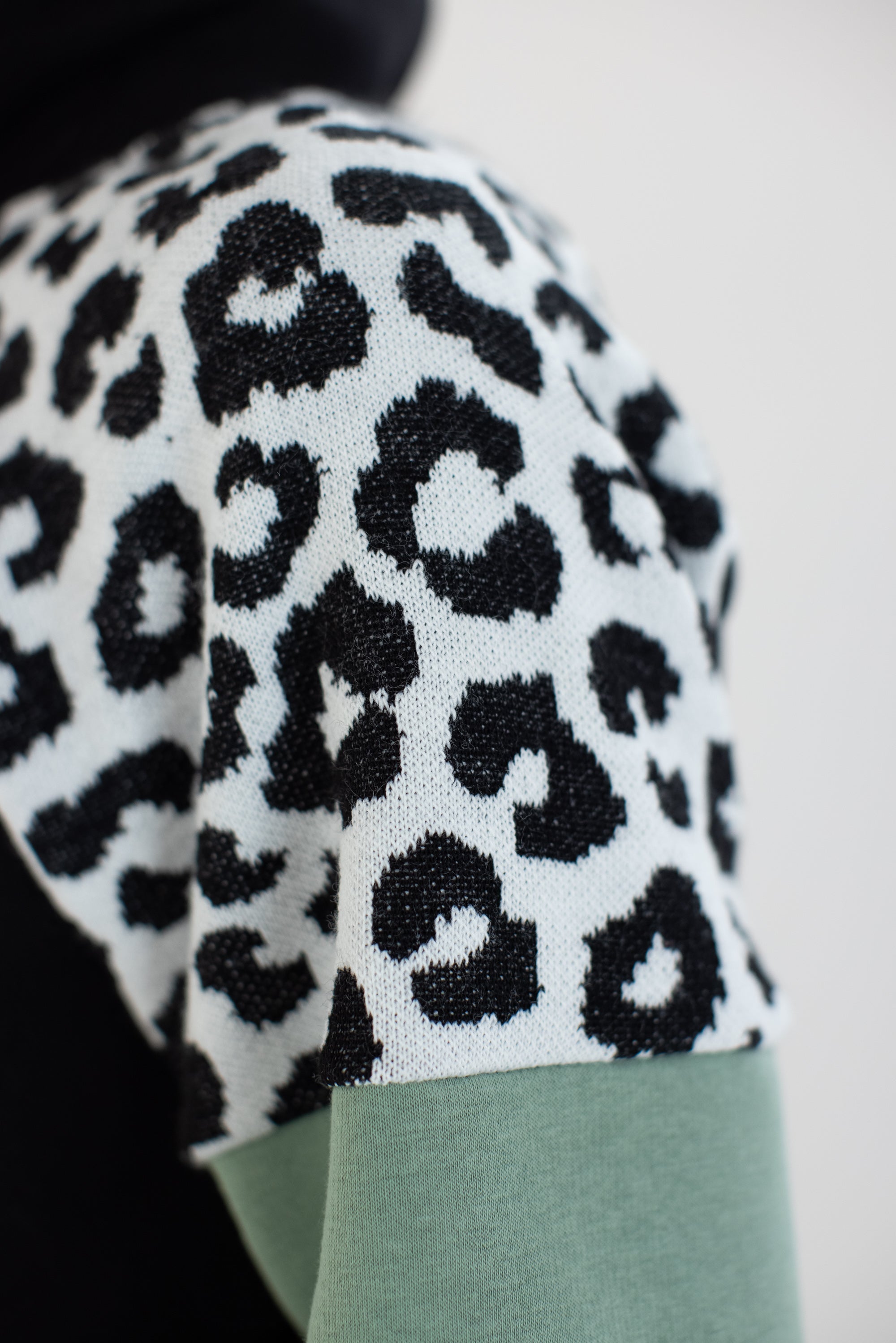 Hoodie Vera leo black