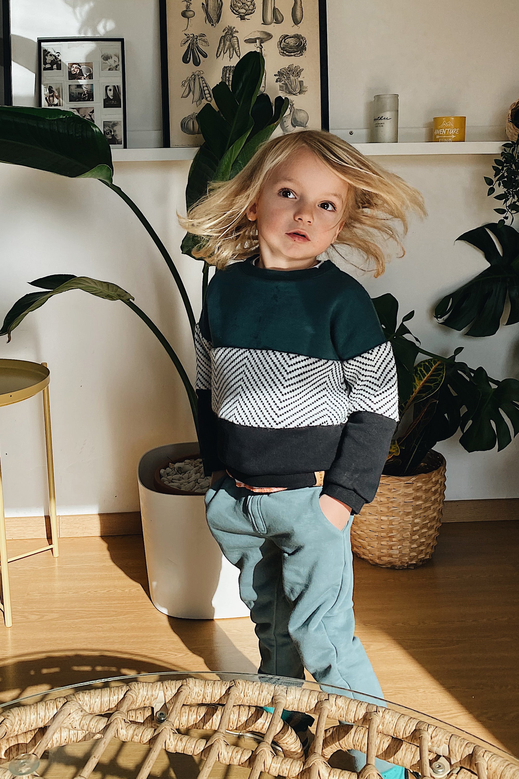 Kids Sweater Mia in green, white herringbone & black