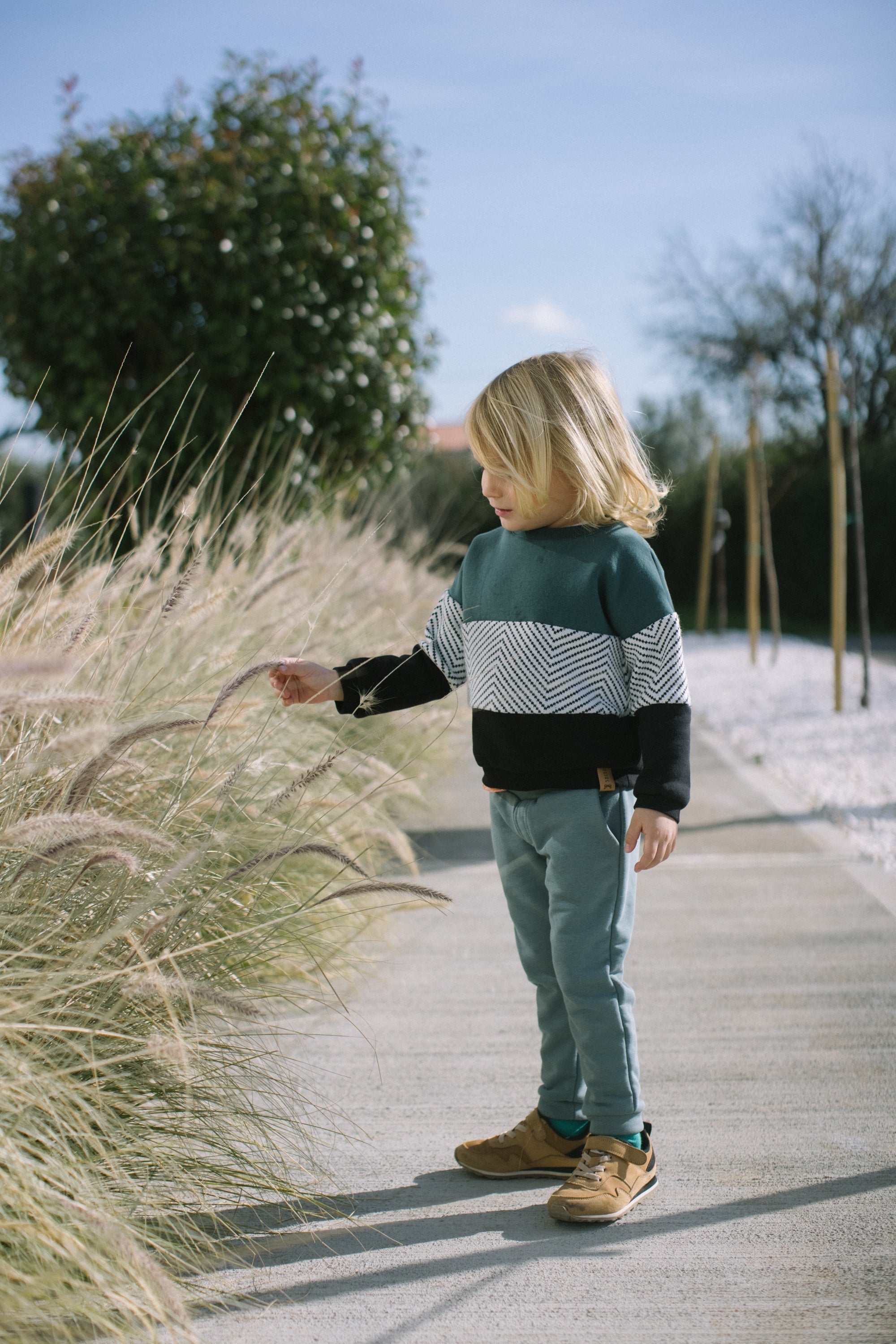 Kids Sweater Mia in green, white herringbone & black