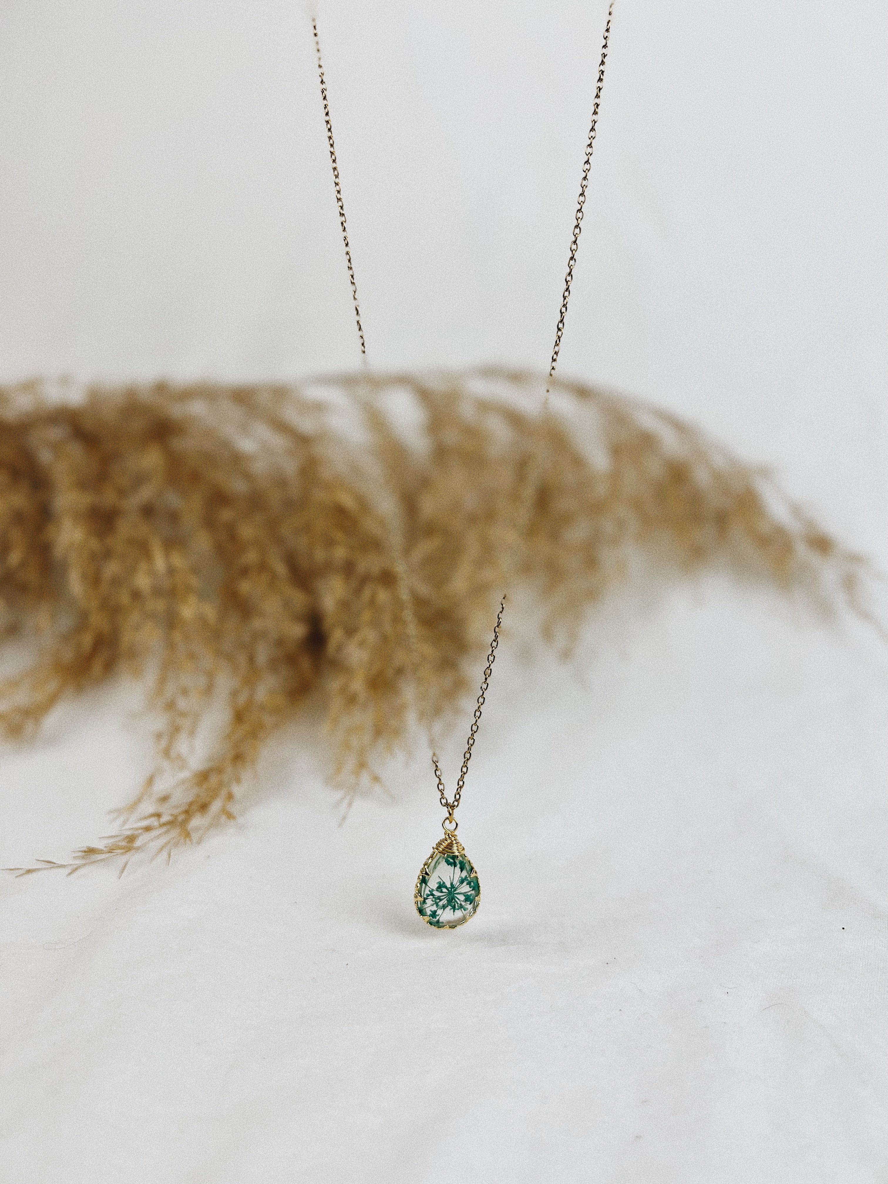 Necklace Green Roses Gold