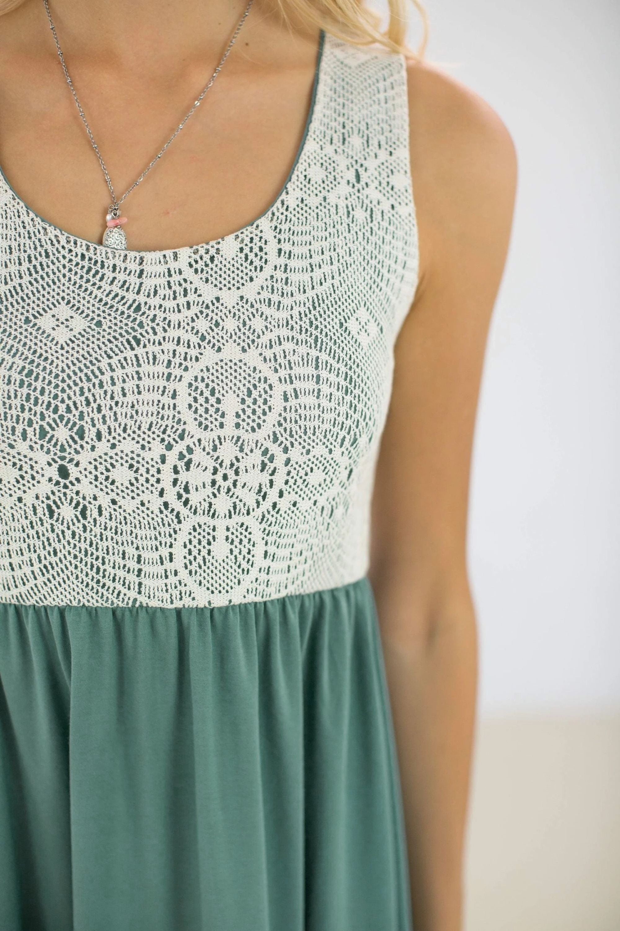 Midi Dress Maya Mint Lace