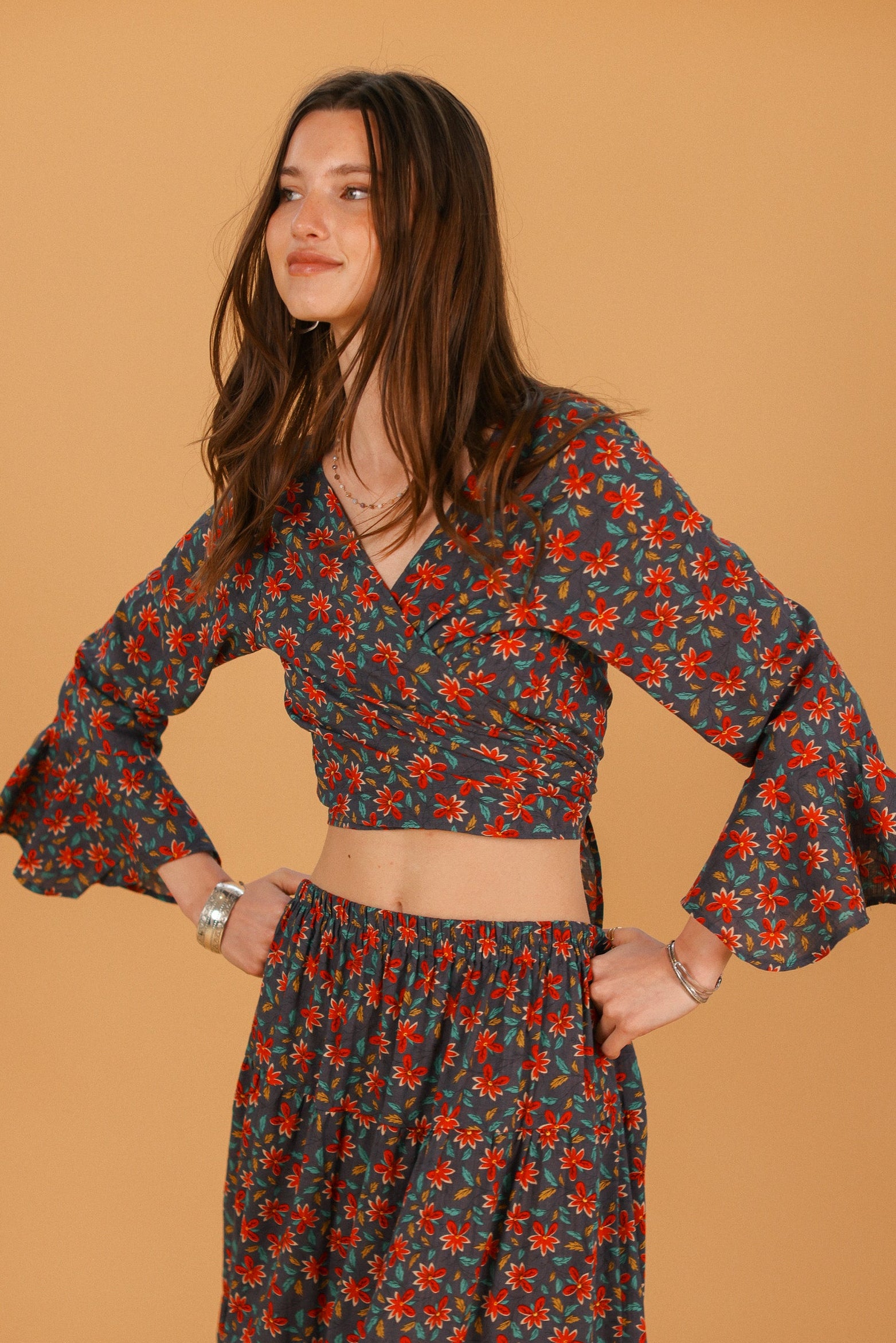 Top Ione Folk Floral
