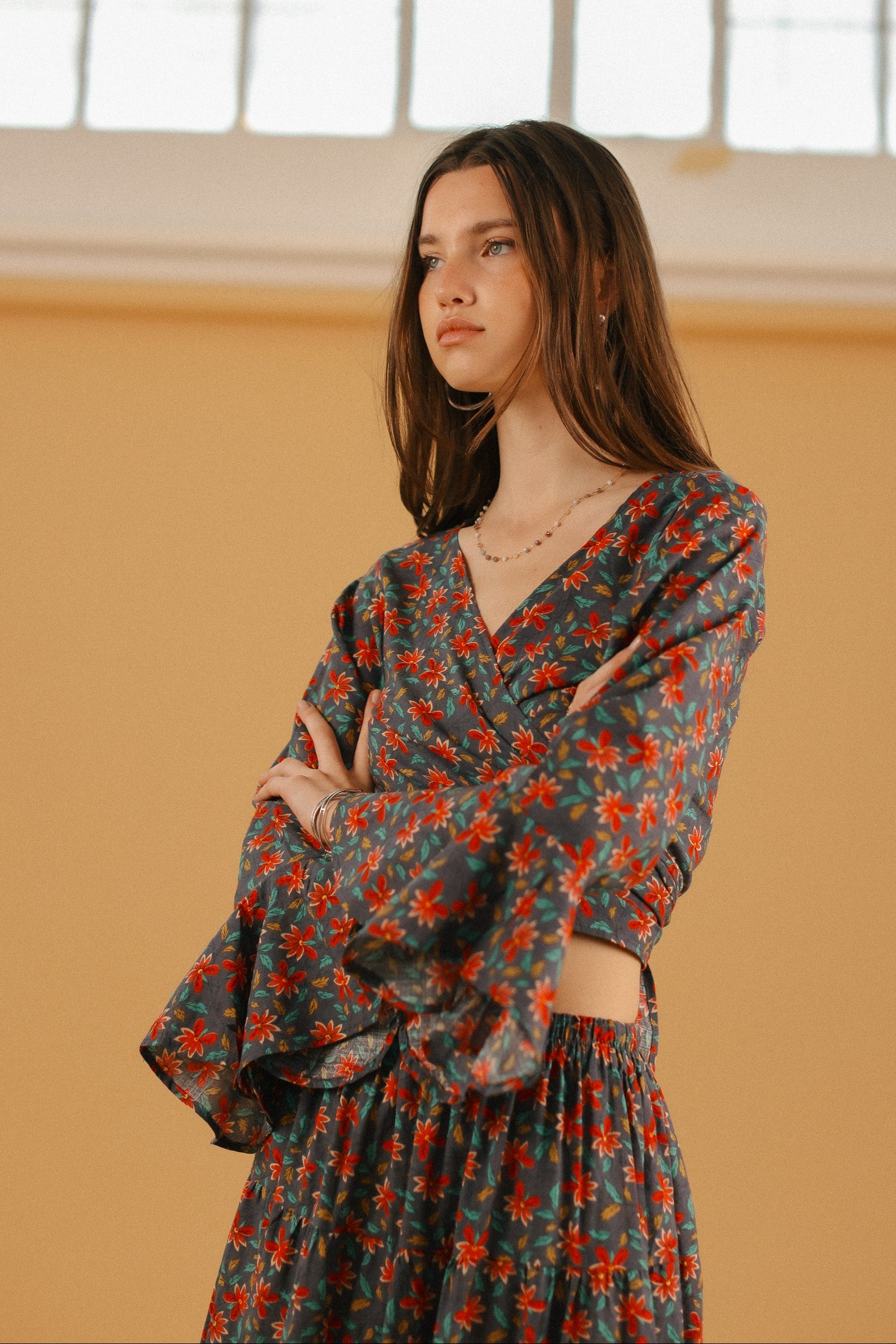 Top Ione Folk Floral