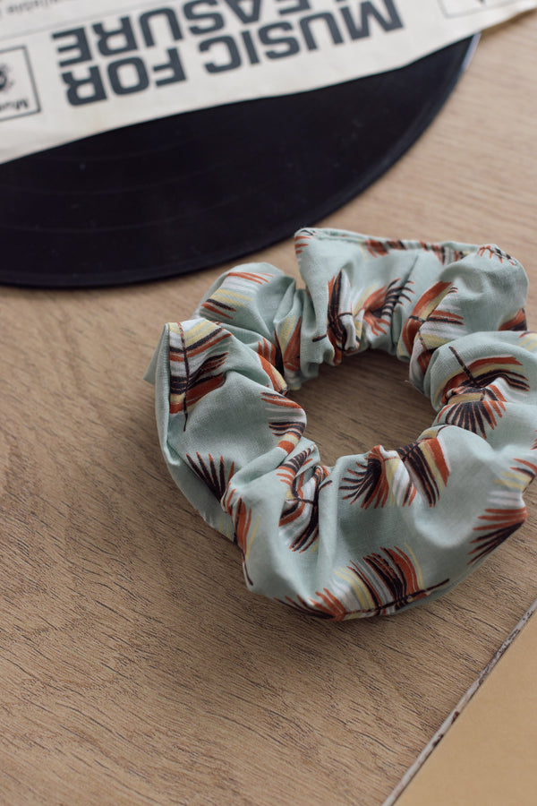 Scrunchie Earthy Feathers