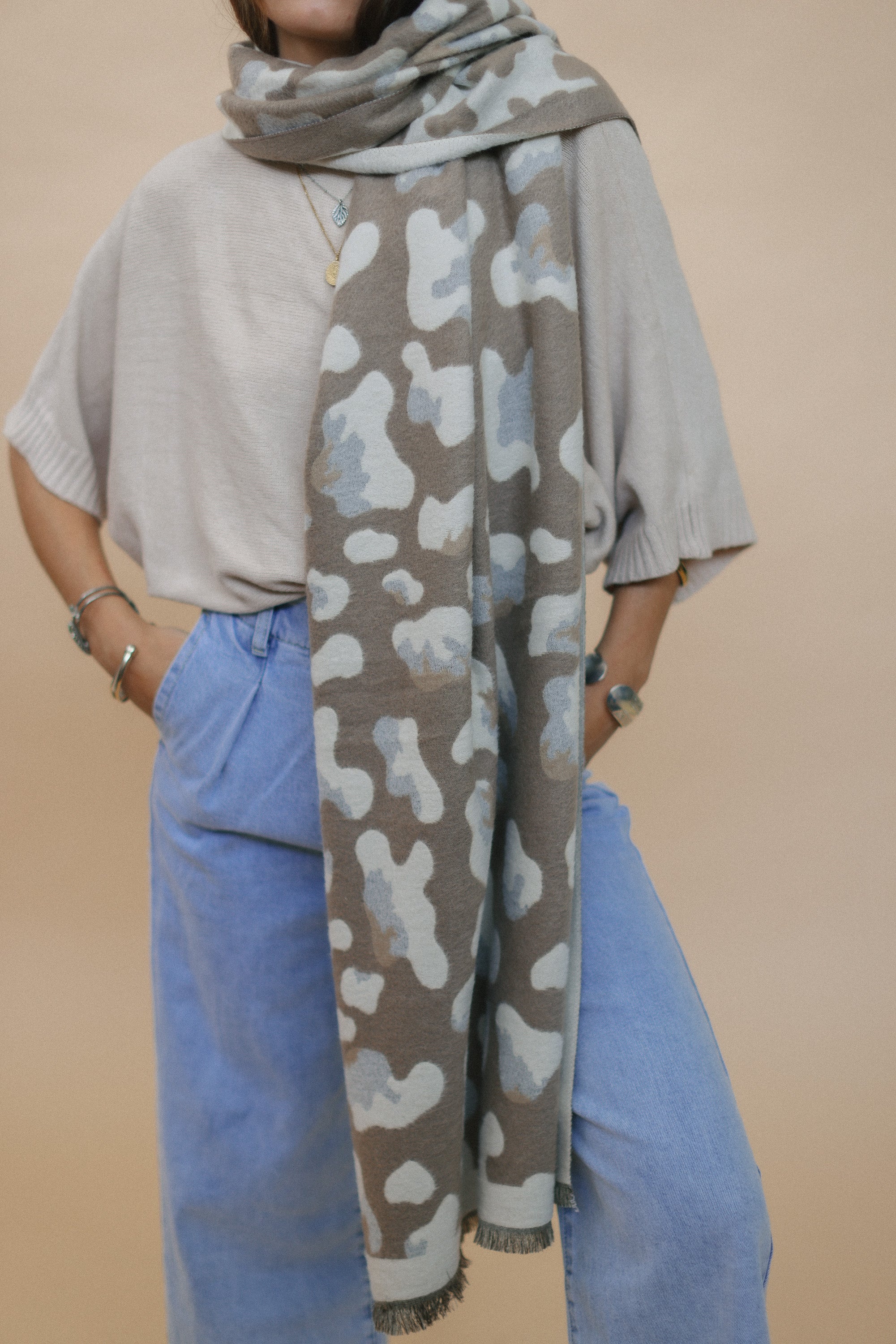 Scarf Leo Beige