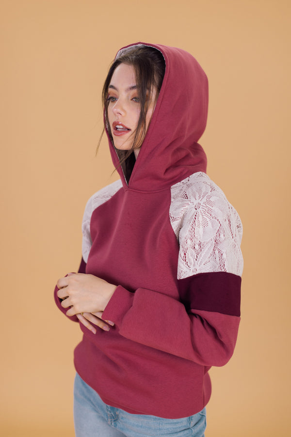 Kapuzenpullover Vera Rouge mit Schnürung