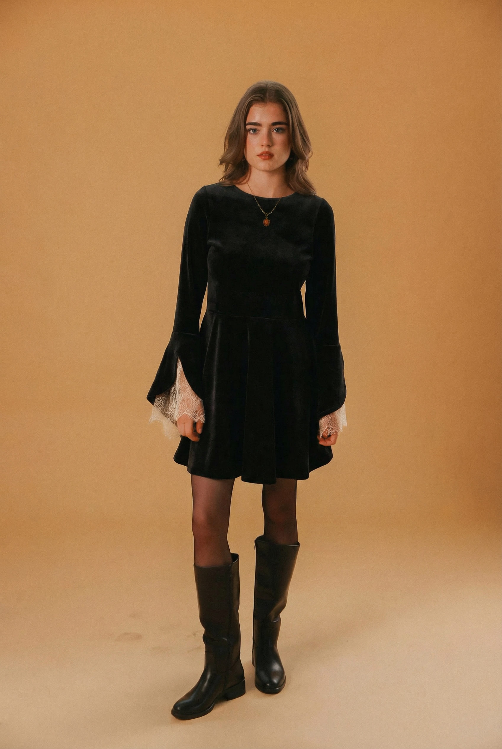 Dress Haven Diamond Sleeve Black