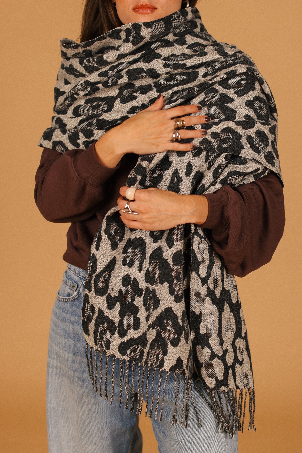 Scarf Yuna Black Leo