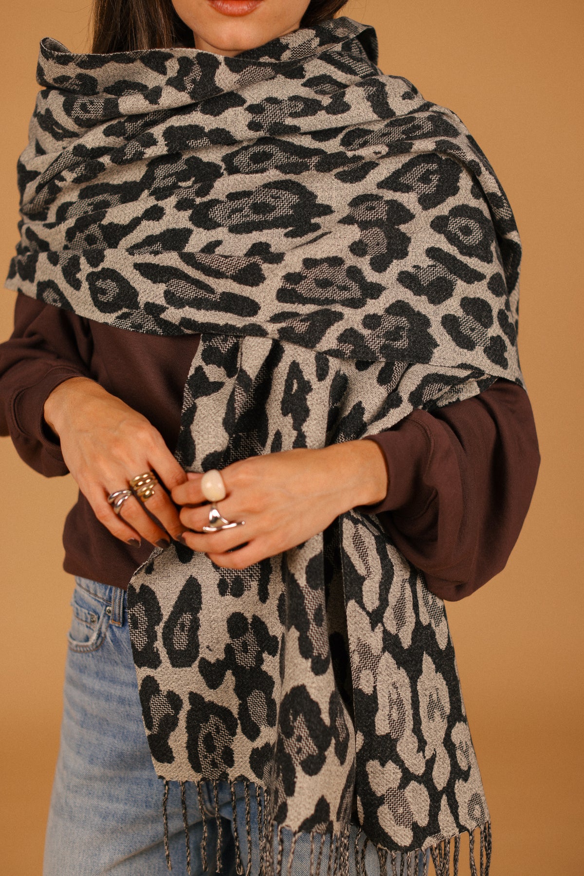 Scarf Yuna Black Leo