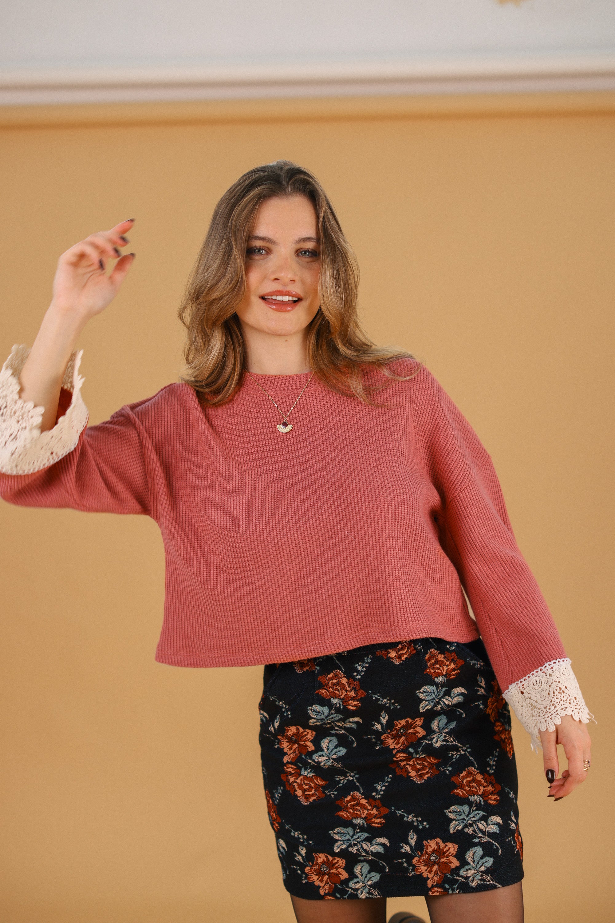 Sweater Teagan Peach Lace