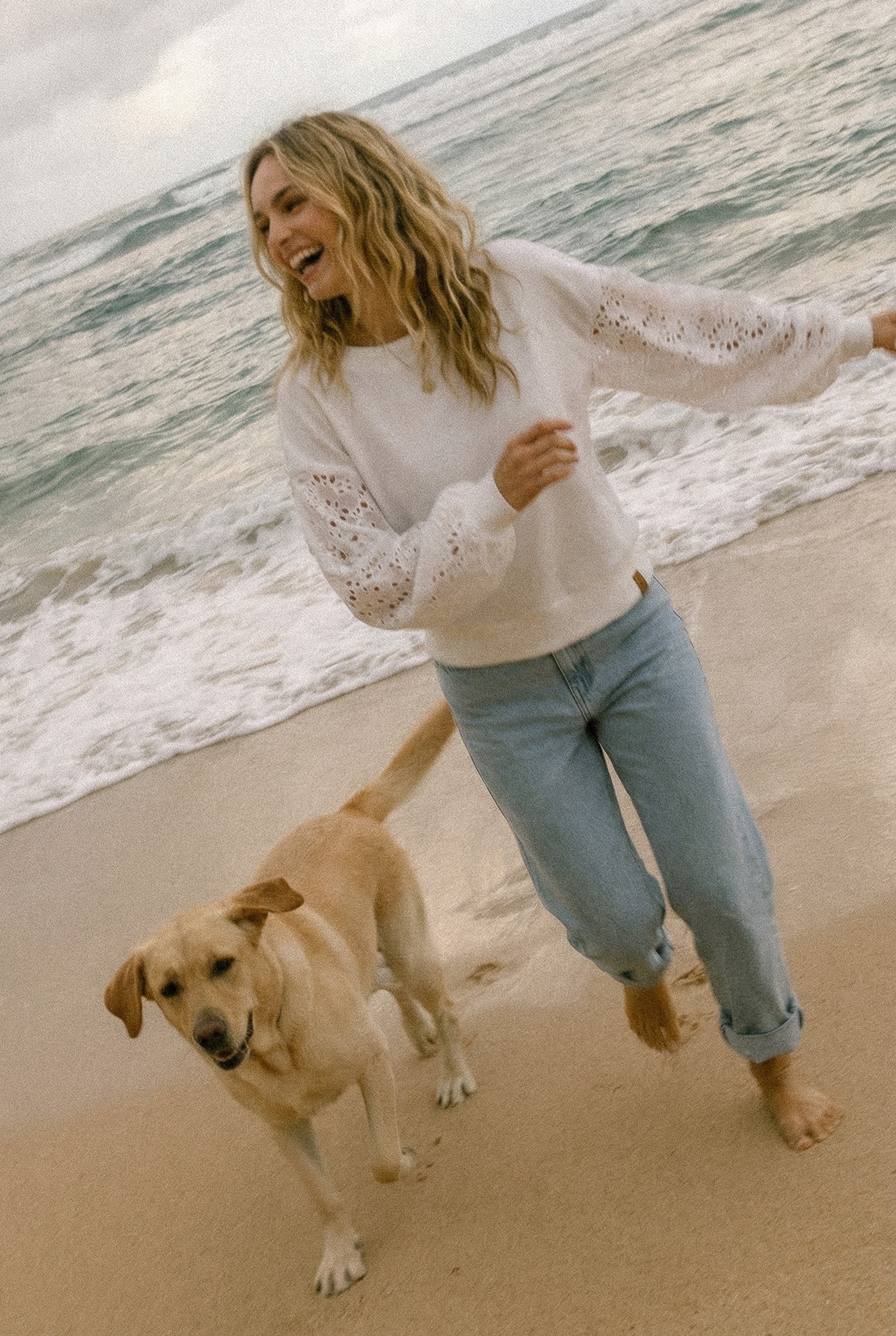 Sweater Caelia White Embroidered