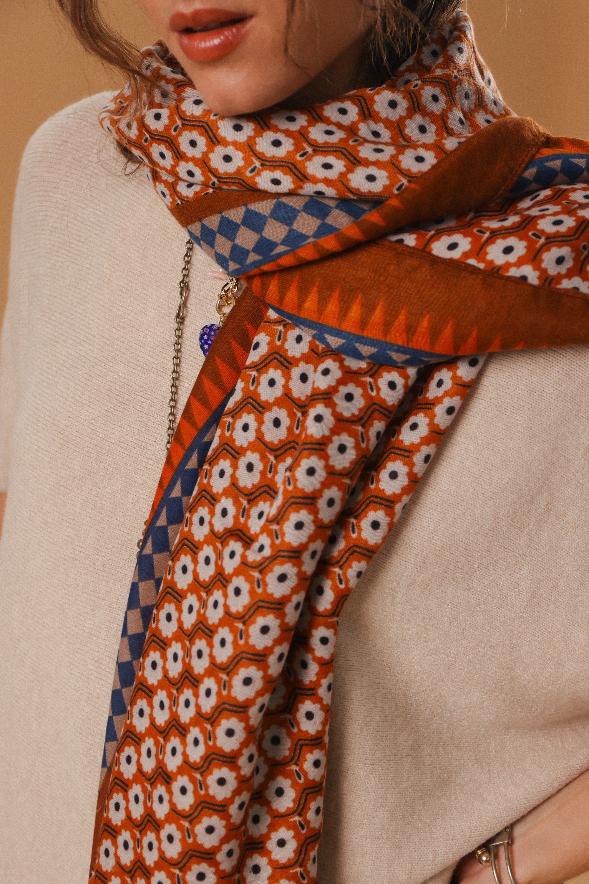 Shawl Daisies Terracotta