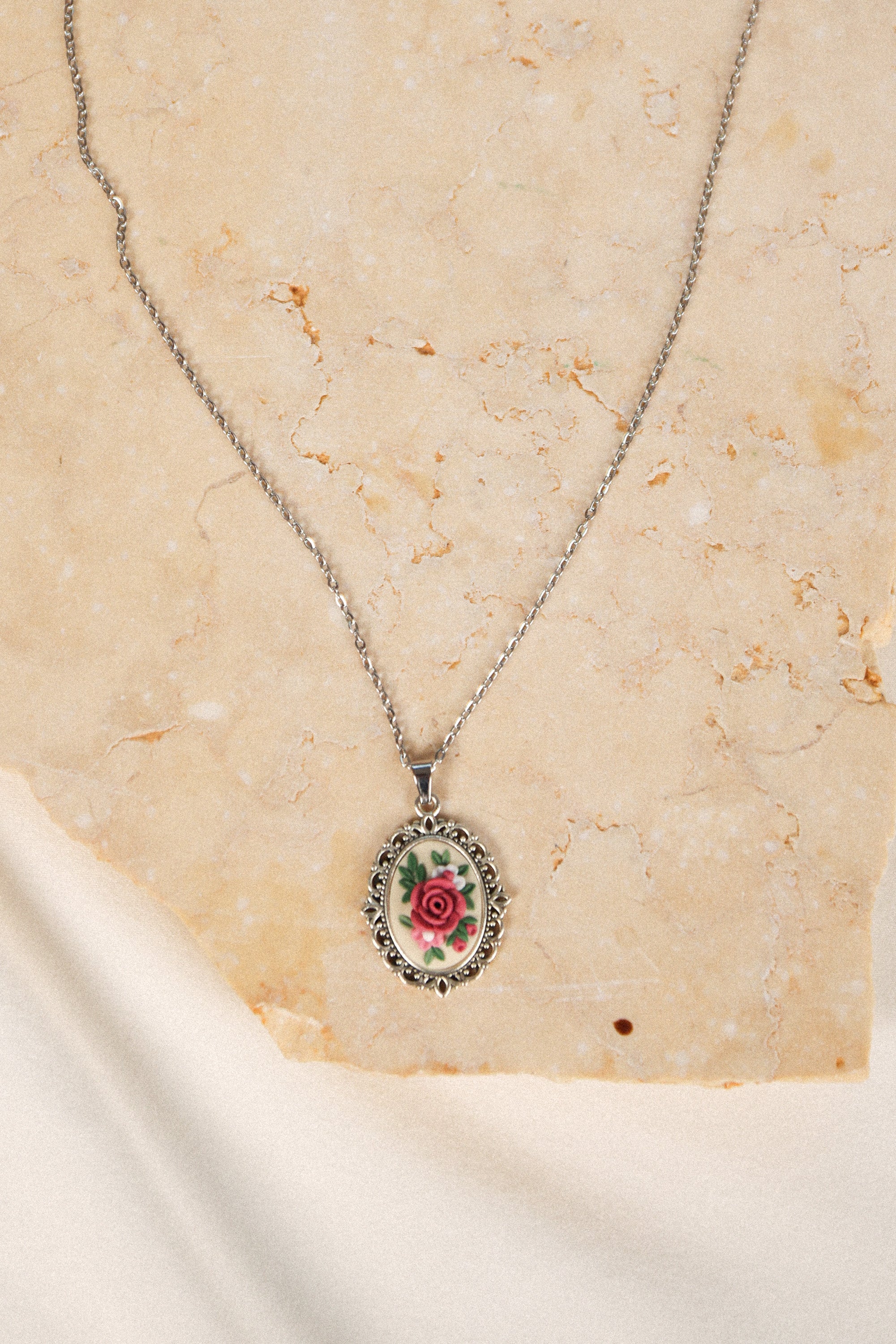 Necklace Leafs and Roses