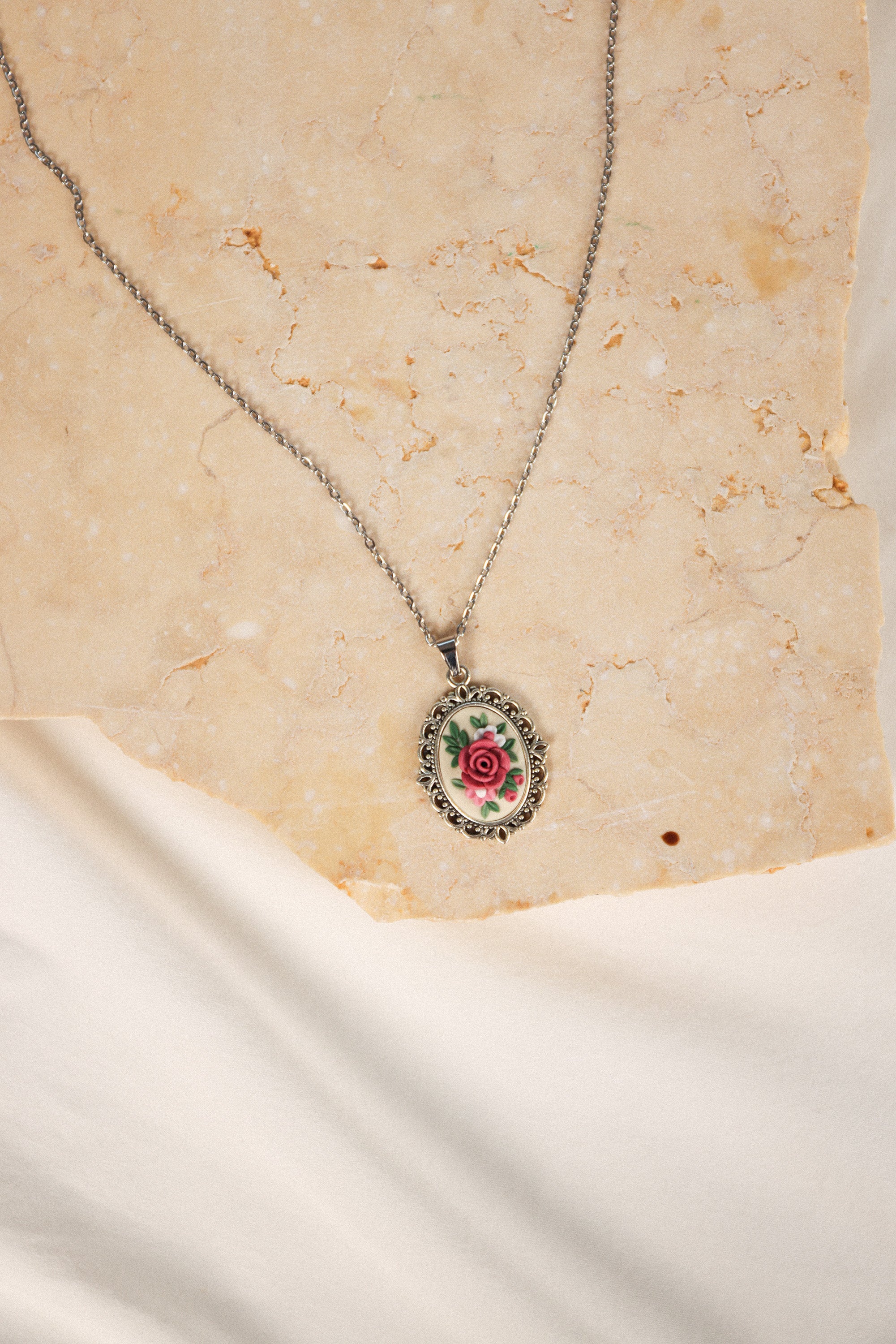 Necklace Leafs and Roses