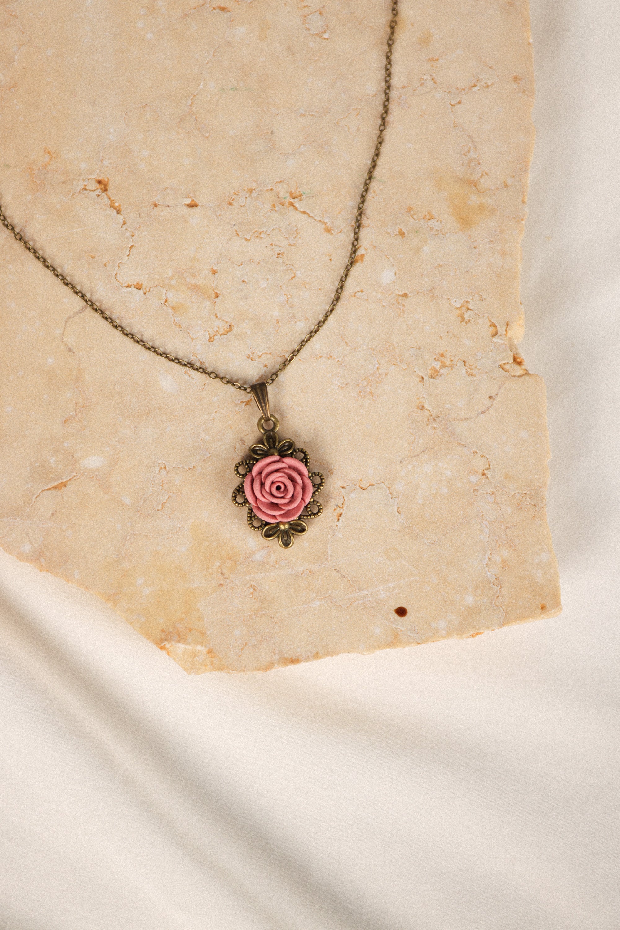 Necklace Vintage Rose Pink