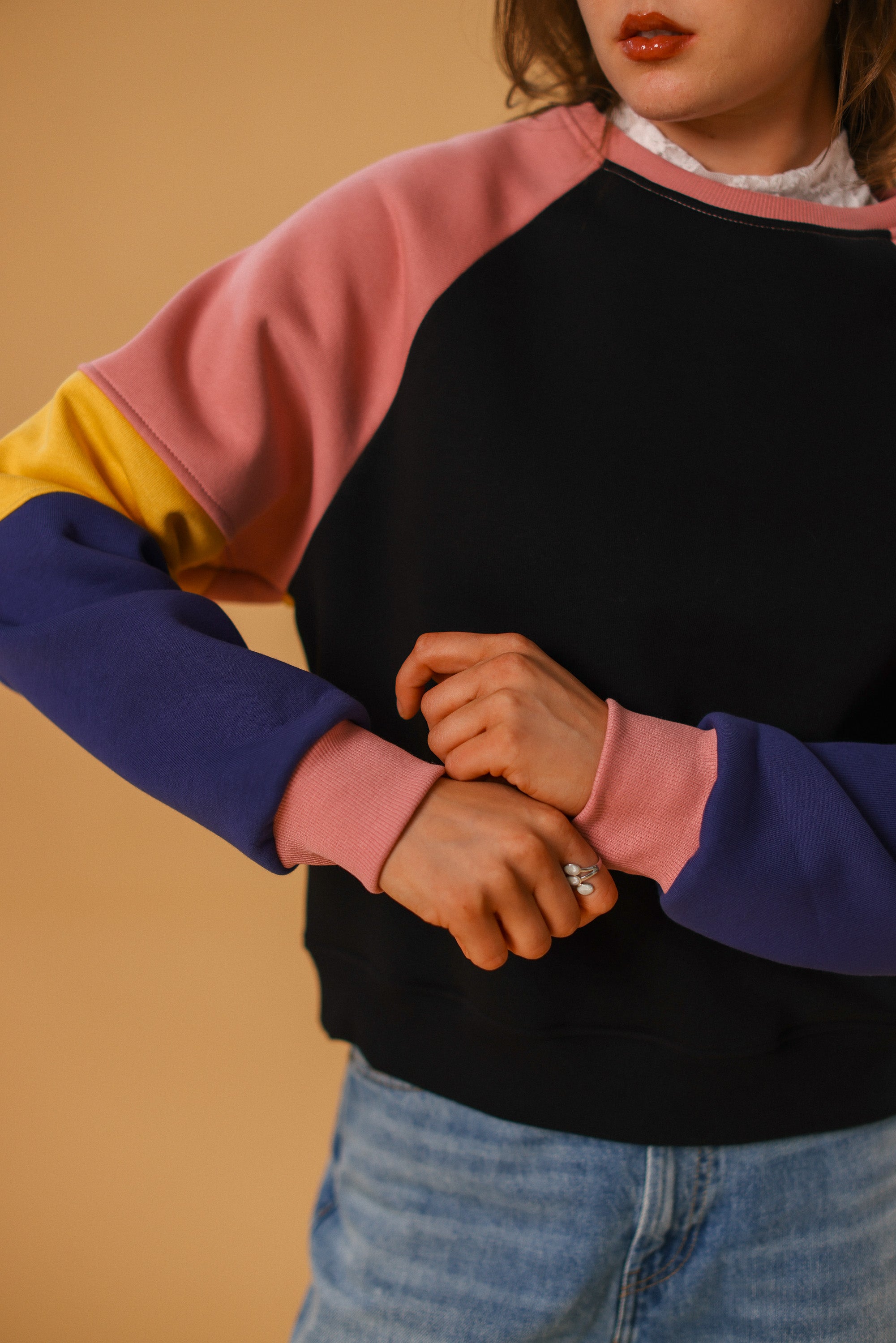 Sweater Hawk Black & Pink