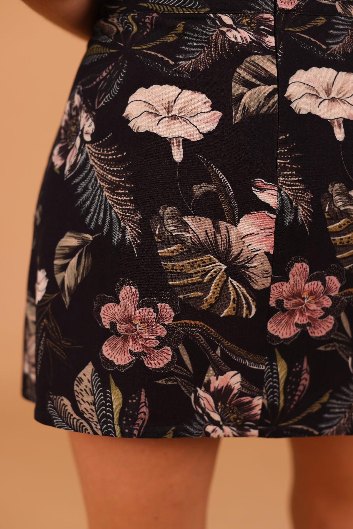 Skirt Jo black orchids
