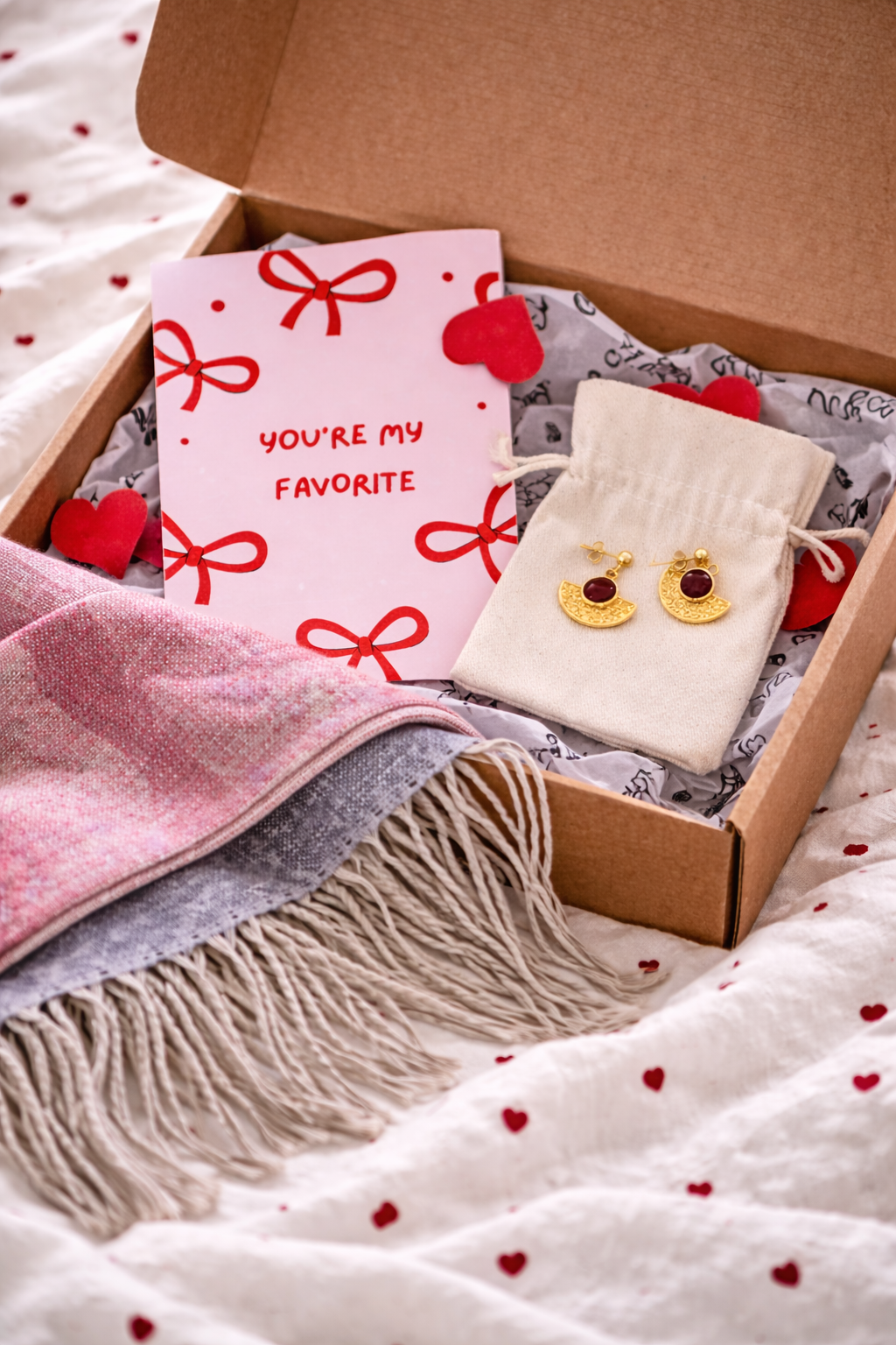Gift box with card, earrings and scarf