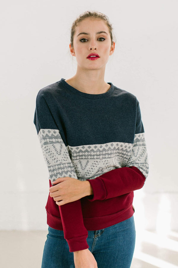 Sweater Mia north in dark blue grey, geo & red